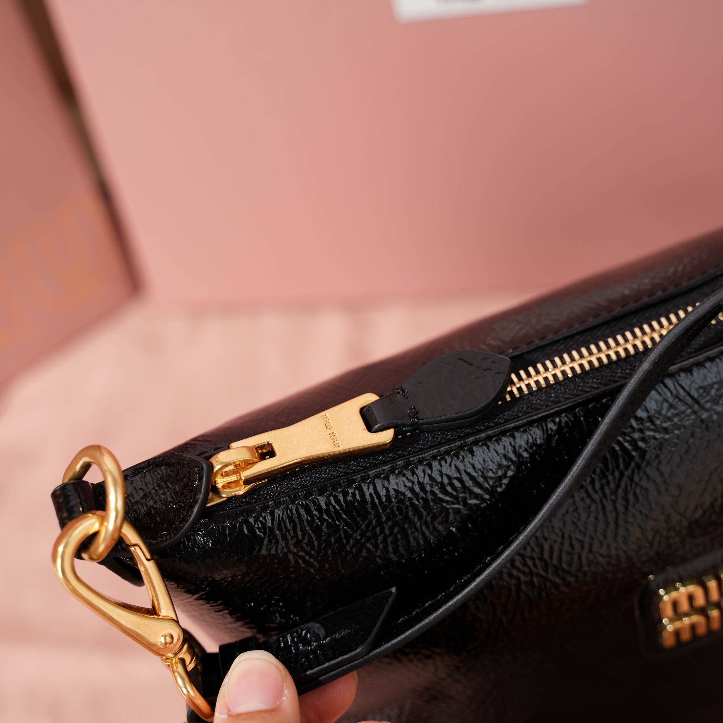Miu Miu Style Leather Bag style reference detail image 6 from source 719347
