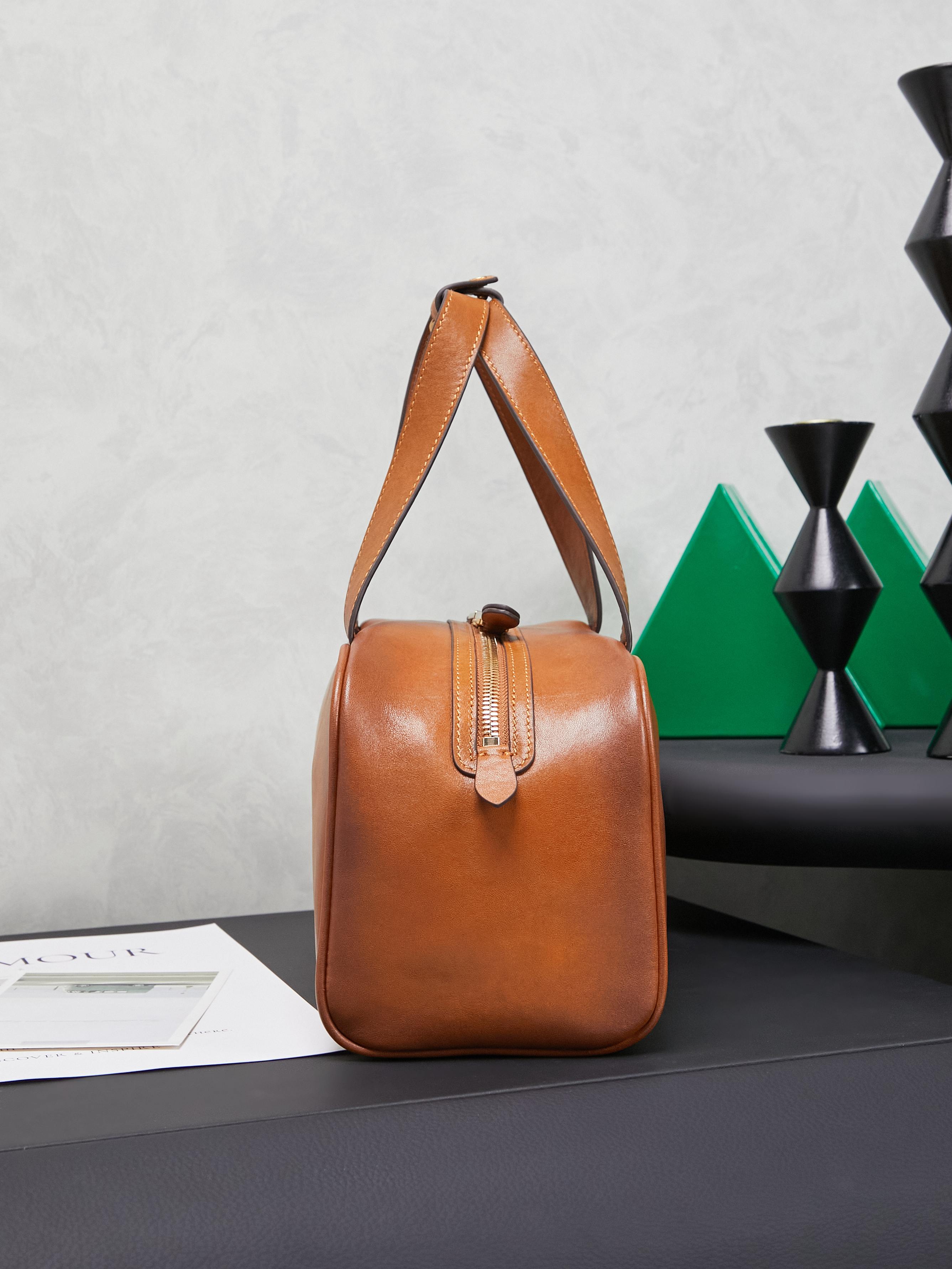 Miu Miu Style Leather Shoulder Bag Lookbook Reference image 2