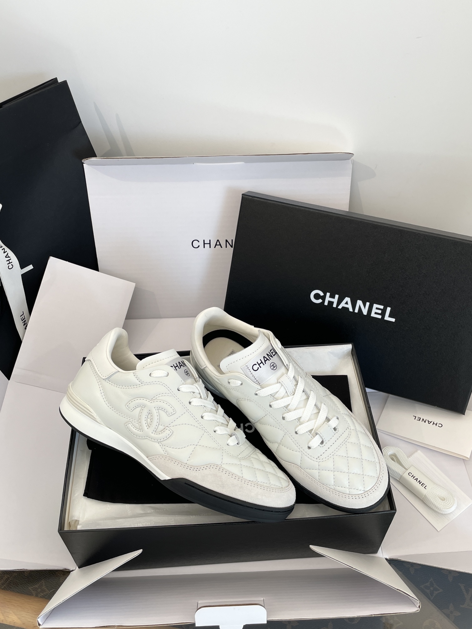 NO:237609,No matter what quality the entire market is, it is praised by the model~ wherever it is packaged, too lazy to explain, and finally returns to the essence or the quality of the shoes themselves, casual shoes/sports shoes, sneakers19860909整个市场不管什么品质都在模式型吹捧～哪里哪里包装 懒得去解说 最终回归到本质还是鞋子本身的品质,休闲鞋/运动鞋,sneakers,Women's Shoes