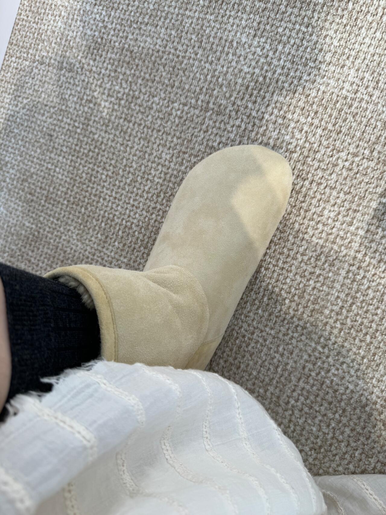 NO:647011,Fufu’s snow boots are really soft. Fufu, boots, snow boots, boots.19860909奶唧唧的雪地靴靴 真的很柔软啊 奶fufu,靴子雪地靴,boots,Women's Shoes