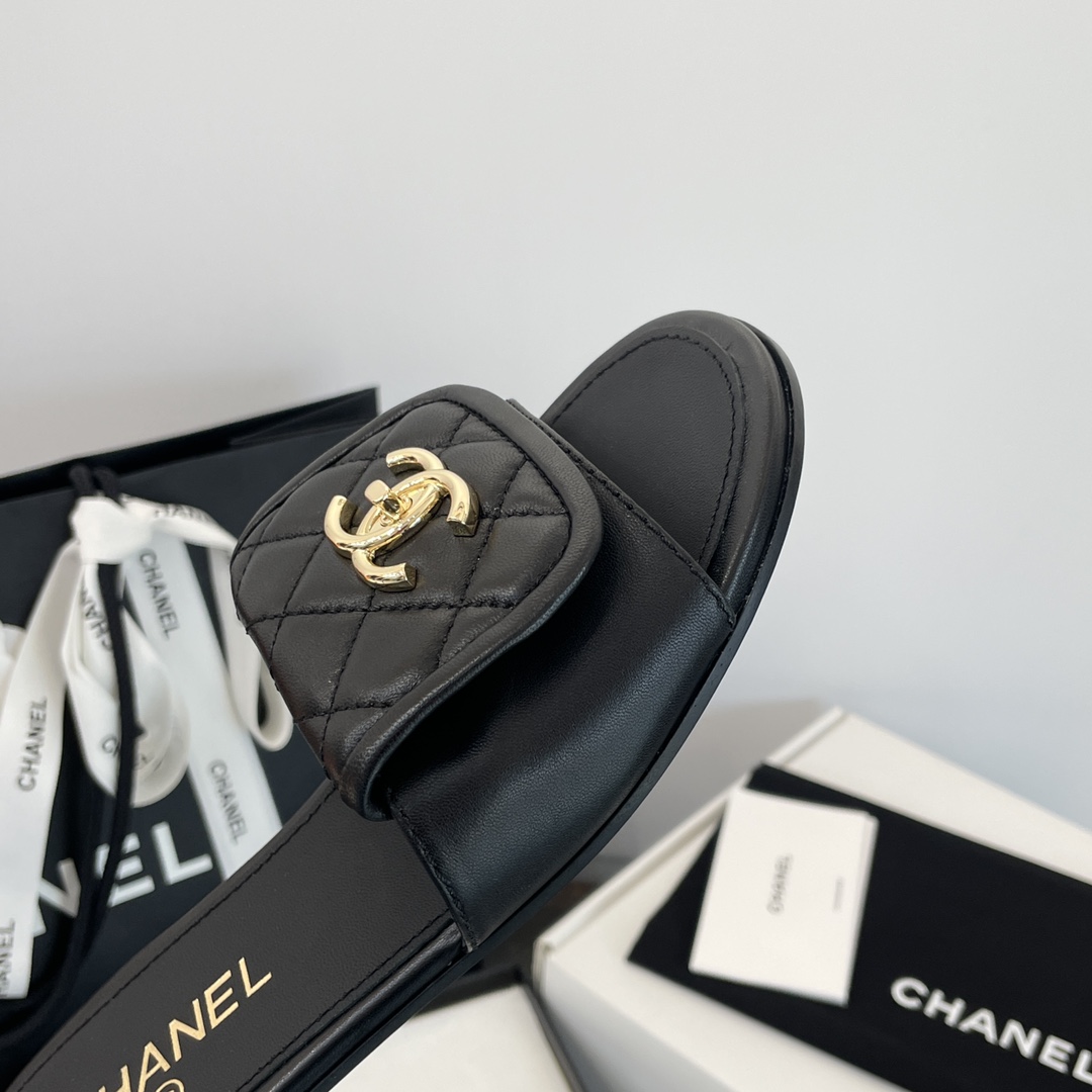 NO:234092,①Up foot pad ~ the fluency of the flying needle oblique thread ~ the process full!  !  ③Foot-pad gold-plated font, clear, uniform and complete ~ full of three-dimensionality, the effect is exactly the same as Z!  !  ,slippers19860909①一致六角梅花螺丝 ②鞋面垫脚～飞针斜向走线的流畅度～工艺满满！！ ③垫脚烫金字体 清晰均匀完整～立体感十足 效果与Z如出一辙！！,拖鞋,slippers,Women's Shoes