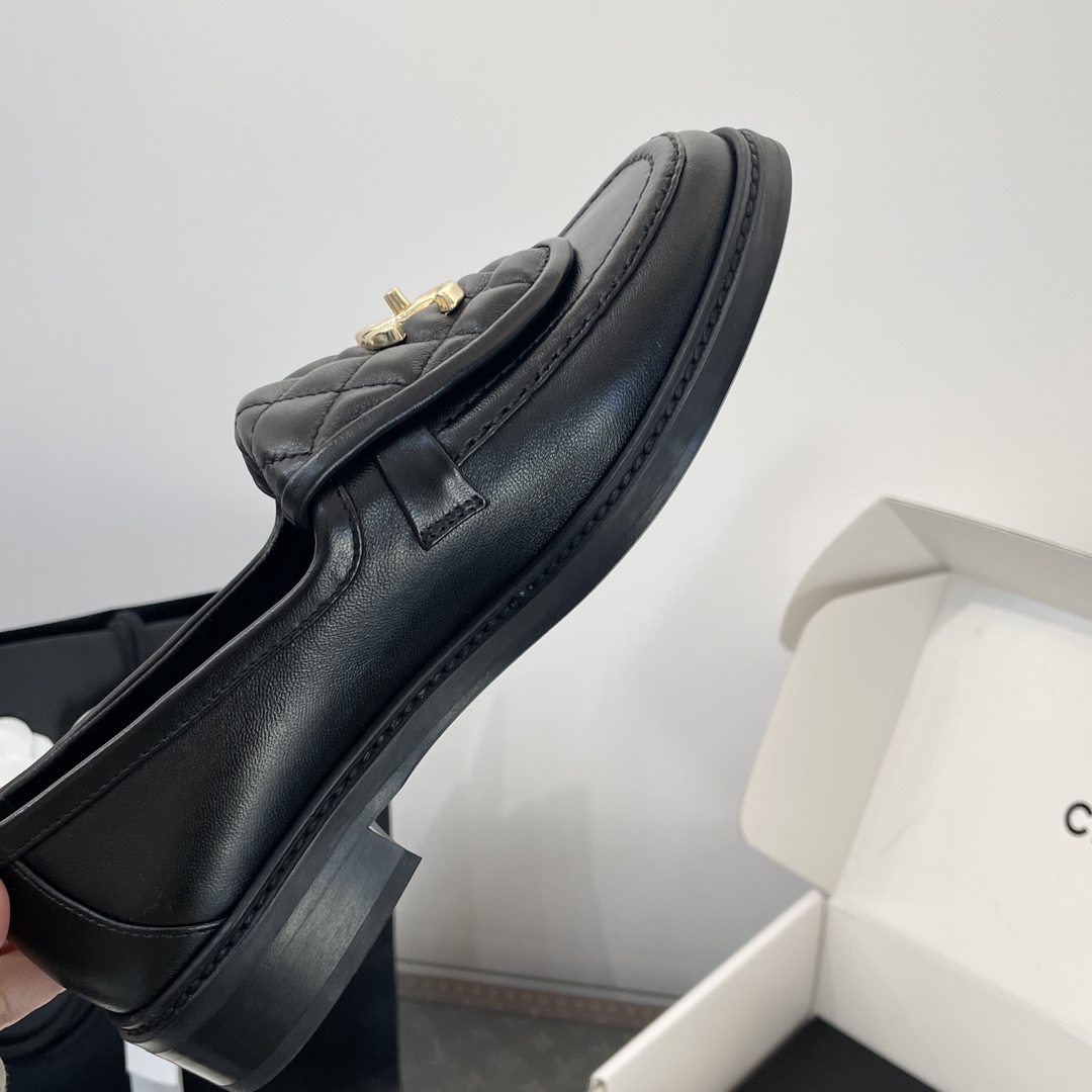 NO:234088,Don't be stupid and buy the wrong old version again. Gold buckle~ The authentic counter has been quietly upgraded~ I have made many minor changes~ Our family has been upgraded simultaneously. Those who know the goods will naturally understand..., loafers, loafers19860909别傻傻再买不对版老款了 金扣～专柜正品已经悄悄全部升级换代了～ 做了蛮多处小改动～咱家全部同步升级了 懂货的自然懂……,乐福鞋,loafers,Women's Shoes