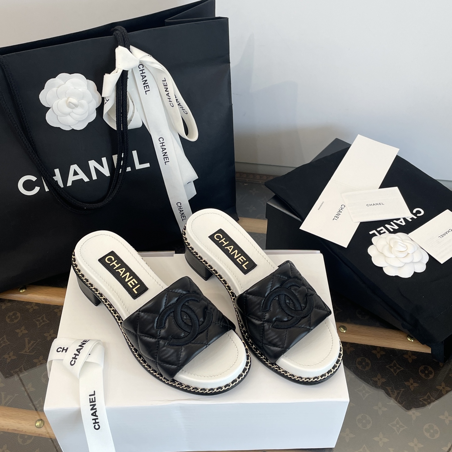 CHANEL 春夏 フラットサンダル ミュール 肌を明るく見せる～上品な雰囲気 -トップ品質