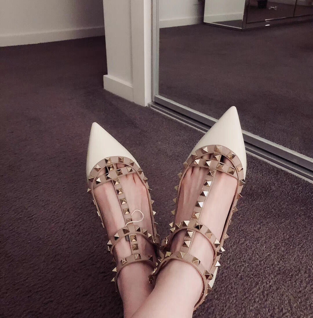 NO:250538,The off-white and fresh ~ the flat bottom rivets show the gentle temperament!  !  , single shoes19860909米白色小清新～平底铆钉尽显温柔气质！！,单鞋,Women's Shoes