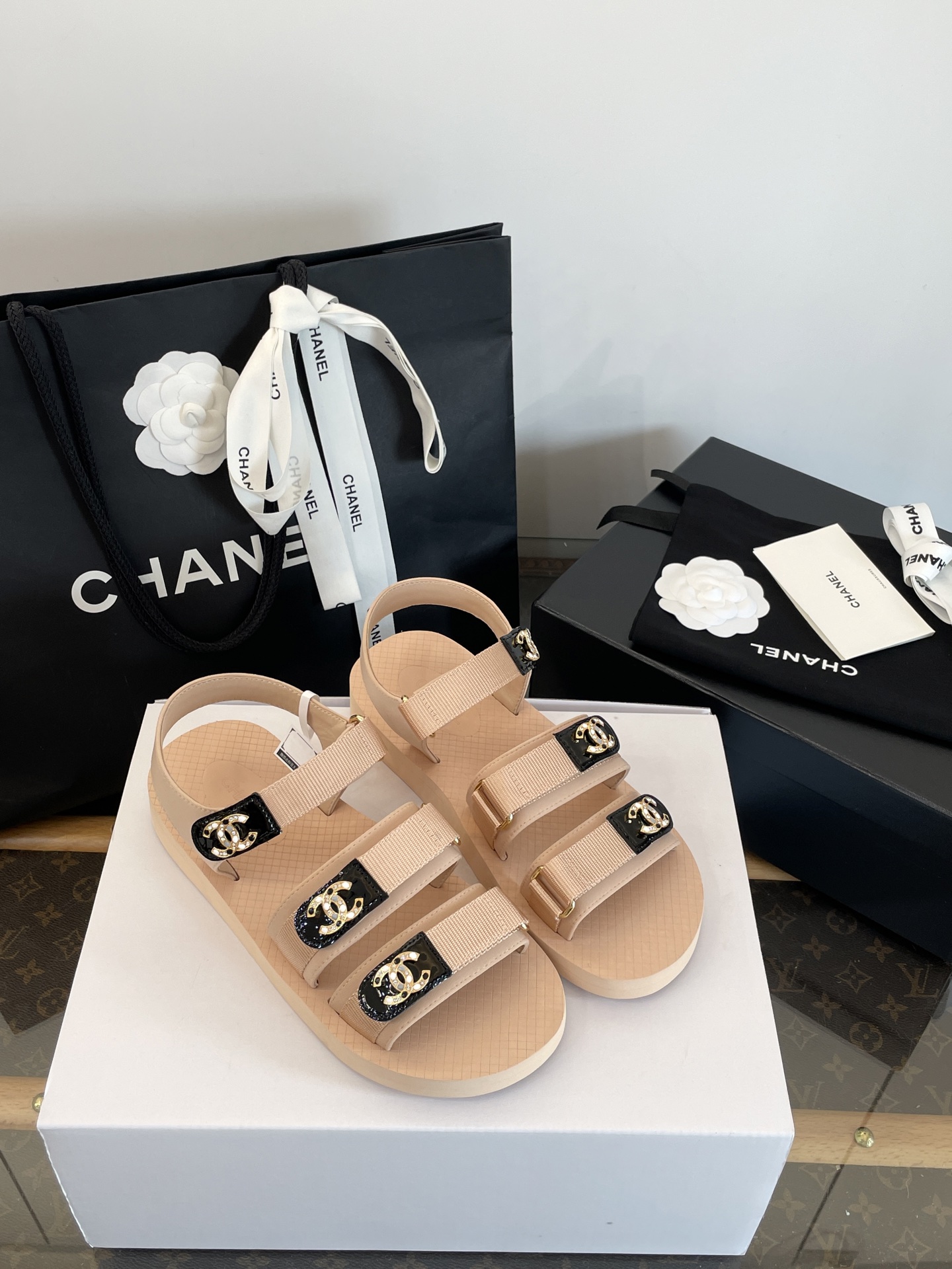 CHANEL 春夏 サンダル 肌を白く見せる～上品な雰囲気 - 最高品質