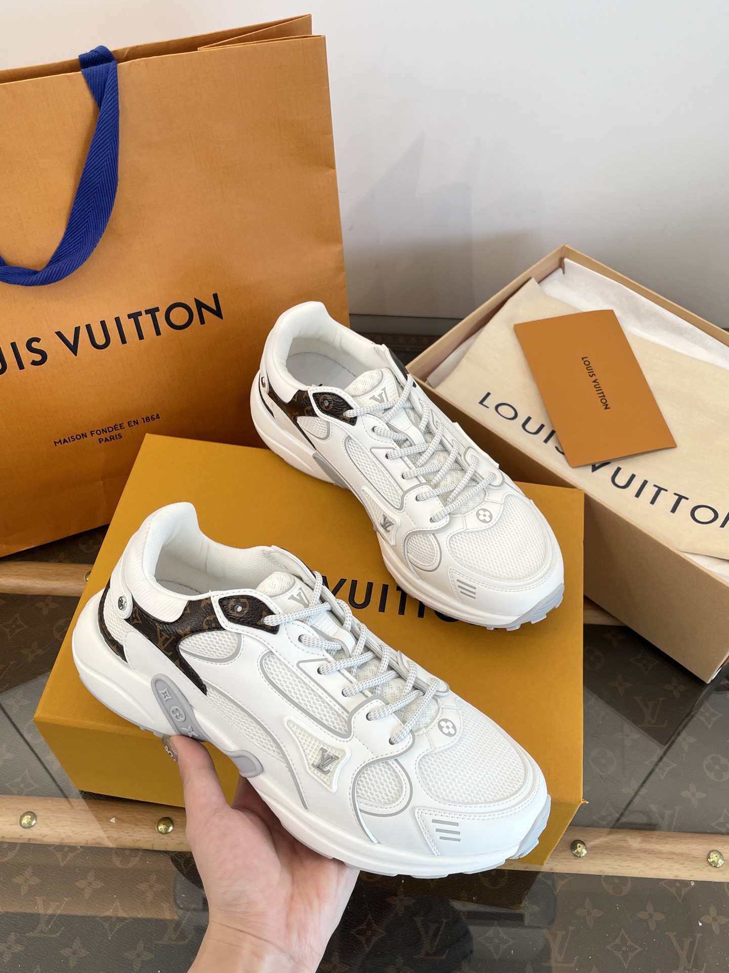 NO:413909,1v donkeys have new high sports shoes [Top purchasing quality of Guanda Factory] Purchase quality ~ no pressure to enter and exit 1v Silver Singer King Olympia Sports Shoes Breathable + Comfort + Appearance 4cm lightweight thick sole ~ Increase height and slim ~ Huge high quality, great and easy to wear, great matching ~ All seasons_Vertical Shoes King Different from market currency ~ High quality is absolutely different 35, 36, 37, 38, 39, 40, casual shoes/sports shoes, louis vuitton, alexander wang, louis vuitton, sneakers19860909莞产 1v驴家全新增高运动鞋 【莞大厂顶级代购品质】 代购品质～出入无压力 1v银角大王Olympia运动鞋 透气+舒适+颜值 4cm轻便厚底～增高又显瘦～巨高级、巨好穿、巨好搭配～一年四季_百搭鞋王 区别市场通货～高品质绝对不一样 35、36、37、38、39、40,休闲鞋/运动鞋,louis vuitton,alexander wang,louis vuitton,sneakers,Women's Shoes