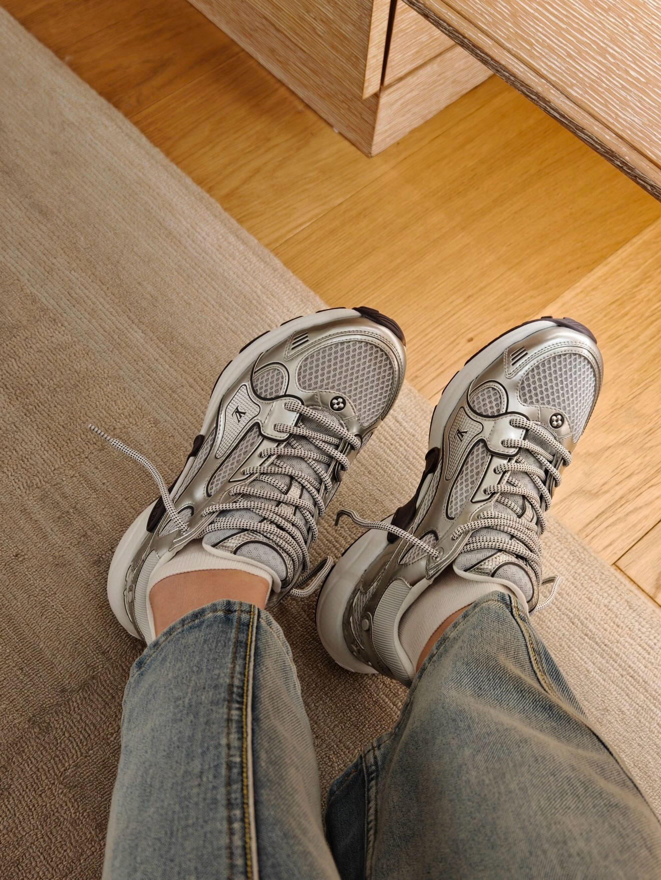 NO:413943,Super white + eye-catching. Who can refuse silver shoes? Casual shoes/sports shoes, sneakers19860909超显脚白+亮眼 谁能拒绝银色的小鞋子呀,休闲鞋/运动鞋,sneakers,Women's Shoes