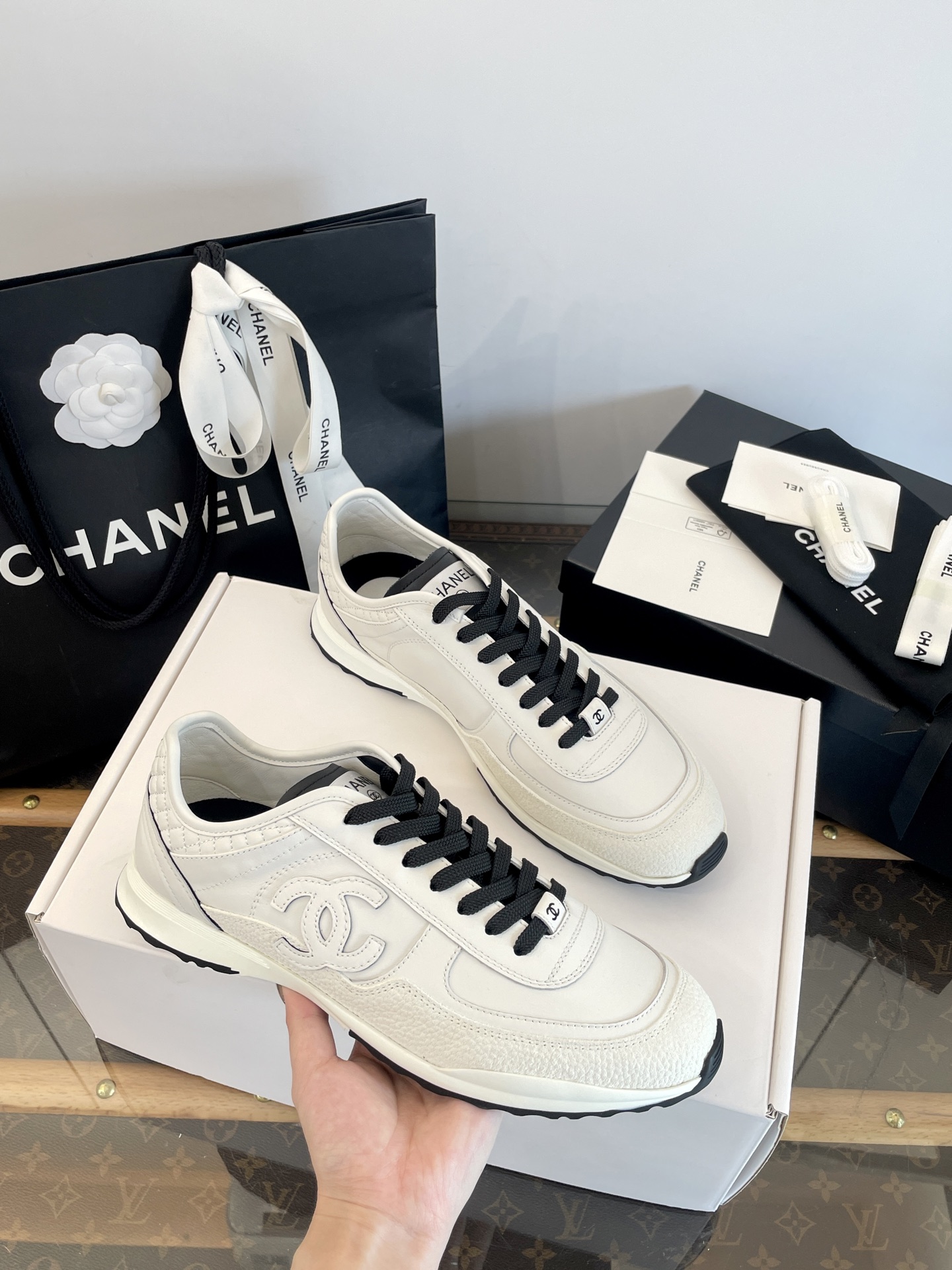 NO:494753,Dongguan women, men *||Xiaoxiang double C casual men's sports sneakers/Deshen shoes [Top high-end quality of Guanda Factory] Men's style is out ~ full of vitality, thin and soft shoe body ~ light and breathable, huge and easy to wear, huge and comfortable, invincible and versatile ~ walking 20,000 steps without tiring your feet all year round_Vertical shoe king Different from market currency ~ High quality is definitely different: Women's style 35, 36, 37, 38, 39, 40 Men's style 39, 40, 41, 42, 43, 44, casual shoes/sports shoes, sneakers19860909莞产女 男 *||小香双C大休闲男款运动球鞋/德训鞋【莞大厂顶级高端品质】 男款出来了～活力十足 又薄又软的鞋身～轻便透气 上脚巨巨好穿、巨巨舒适、无敌百搭～走两万步都不累脚～一年四季_百搭鞋王 区别市场通货～高品质肯定不一样 : 女款35、36、37、38、39、40 男款39、40、41、42、43、44,休闲鞋/运动鞋,sneakers,Women's Shoes