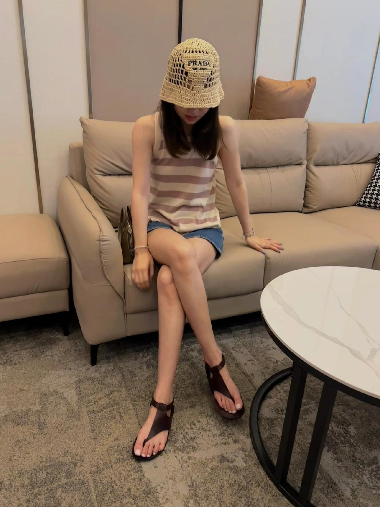 NO:413718,Genuine leather sandals are casual and natural ~ high-end temperament is lost at first glance!  !  , split-toed shoes, sandals19860909真皮凉鞋随性自然～气质高级一眼沦陷了！！,分趾鞋,sandals,Women's Shoes