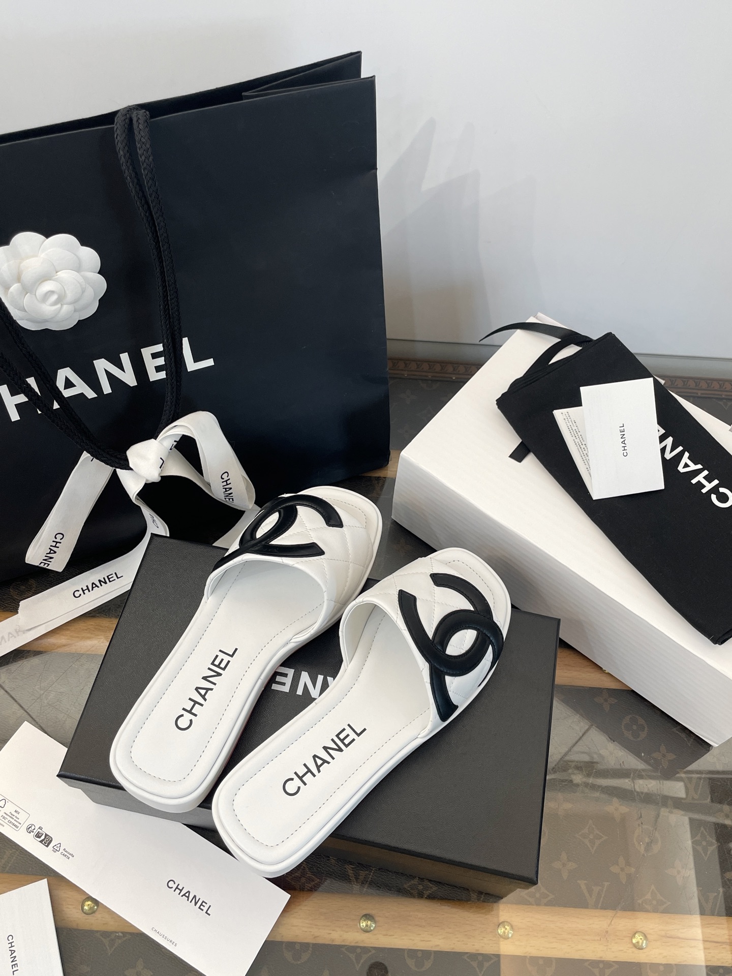 Chanel CC Logo Slide Sandals: Chic Comfort for Summer Outings 8 i1750444146262 41 0 6