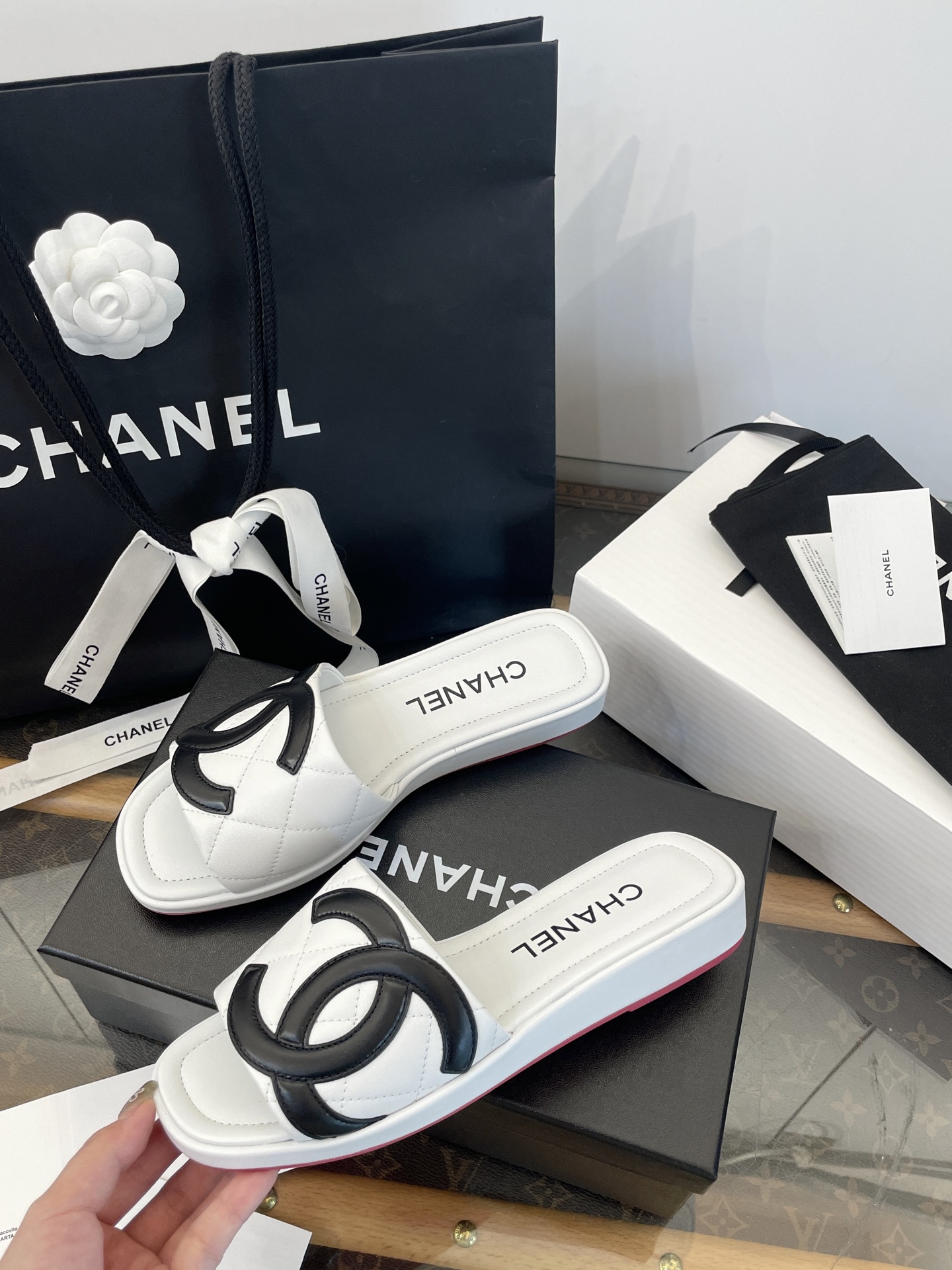 Chanel CC Logo Slide Sandals: Chic Comfort for Summer Outings 6 i1750444146314 8835 0 4