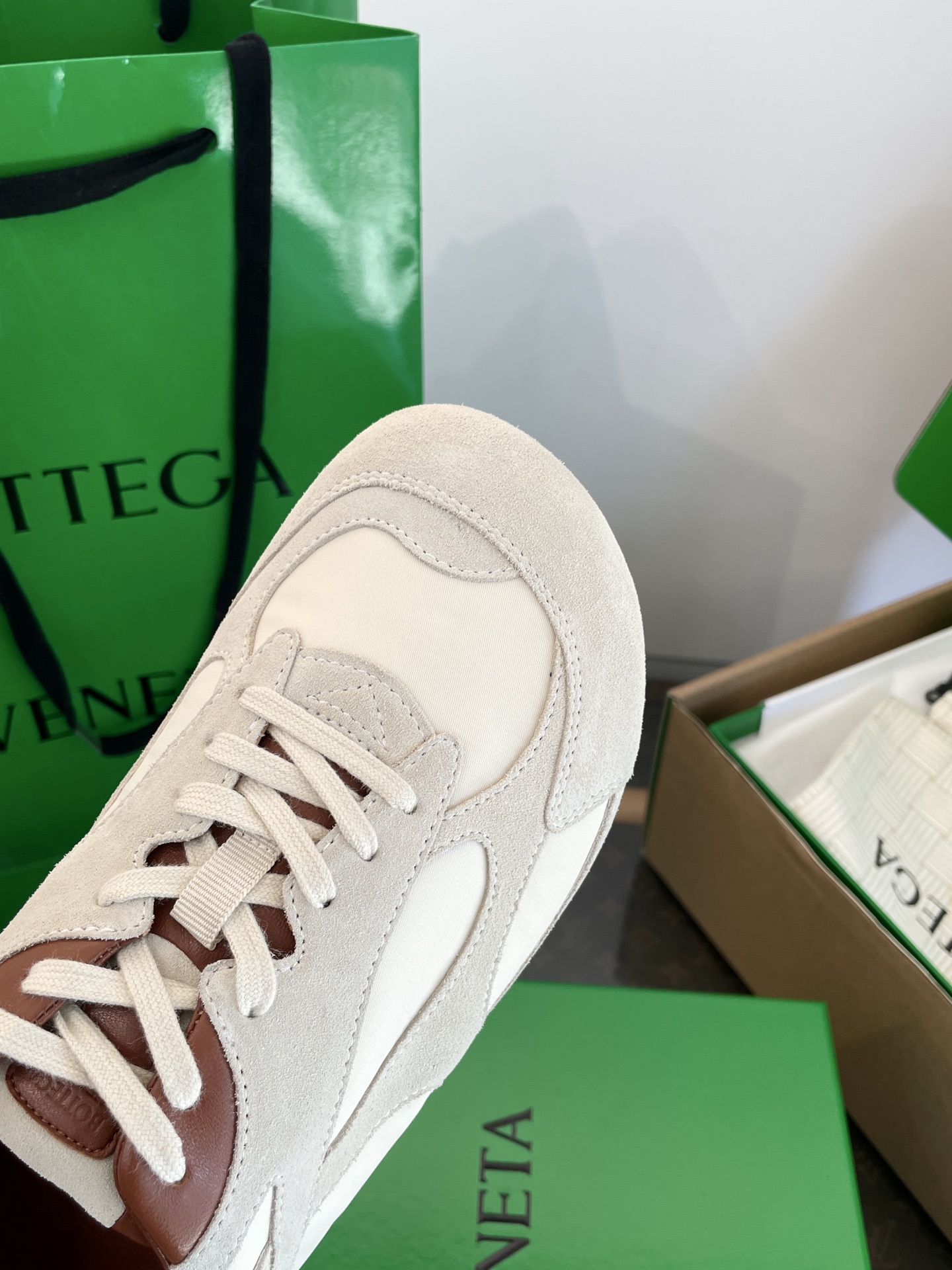 NO:494765,Exclusive original version of the upper is 1:1 customized imported beef reverse velvet lambskin imported windbreaker cloth, spliced ​​inside: mixed lambskin lining, exclusive 1:1 open mold insole u mold lambskin, outsole exclusive original version of the original 1:1 customized two-color TU sole (invisible inside height of about 3cm) differentiates from market currency!  High quality is absolutely different, casual shoes/sports shoes, sneakers, sheepskin19860909鞋面独家原版1:1定制进口牛反绒小羊皮进口风衣布 拼接而成 内里: 混种小羊皮里 垫脚独家1:1开模鞋垫u模具羊皮 大底独家原版1:1定制双色TU大底（3cm左右隐形内增高） 区别市场通货！高品质绝对完全不一样,休闲鞋/运动鞋,sneakers,sheepskin,Women's Shoes