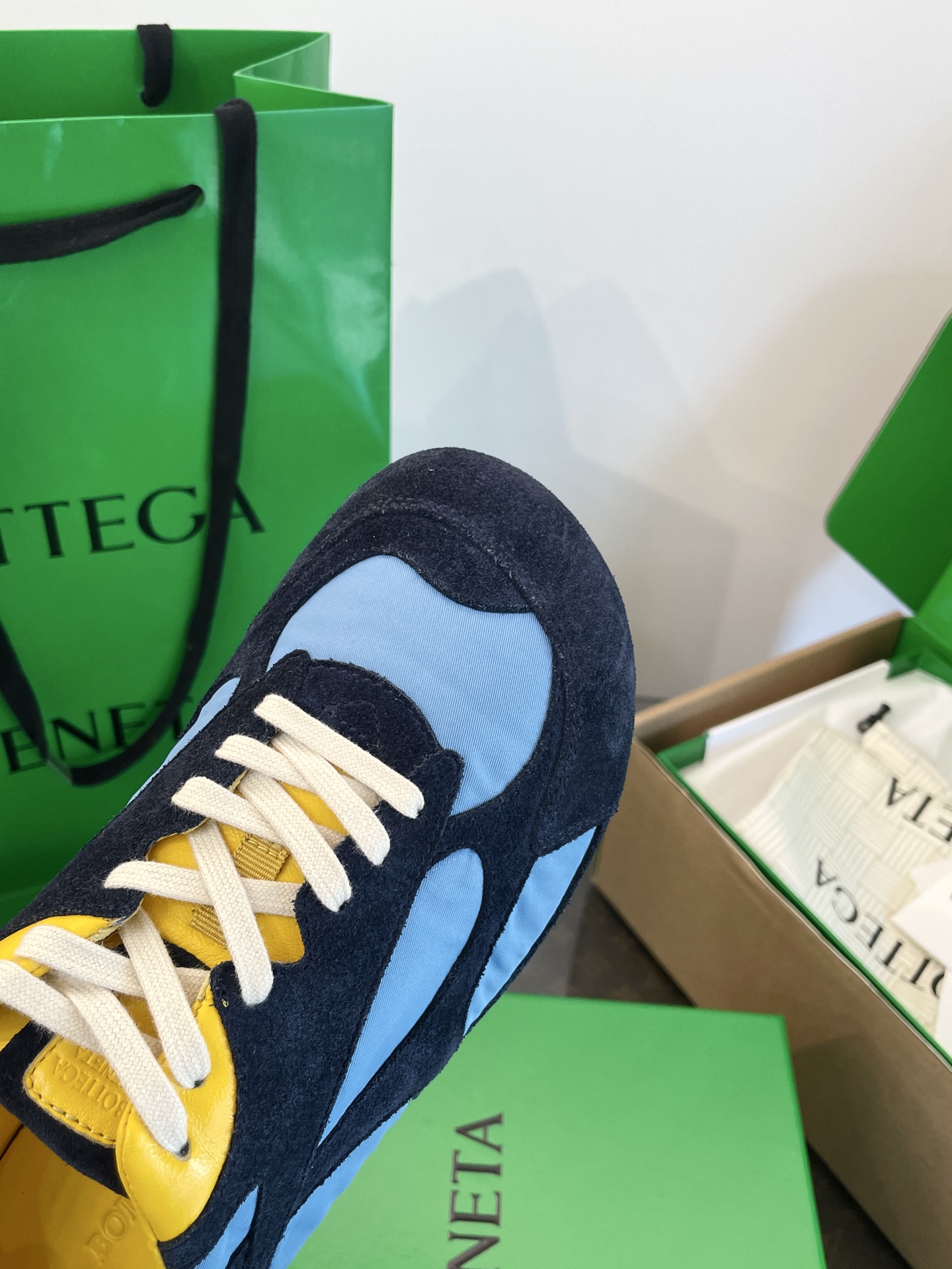 NO:494769,The blue is so beautiful. The upper is spliced ​​with blue and dark blue. The contrasting colors are bold and eye-catching. It is really high-end. It is paired with bright yellow. The tongue and shoe mouth are delicate and layered. Casual shoes/sports shoes, sneakers19860909蓝色贼好看 鞋面蓝与深蓝拼接～撞色大胆又吸睛～真的很高级 搭配亮眼黄色 鞋舌鞋口～质感细腻又有层次感,休闲鞋/运动鞋,sneakers,Women's Shoes