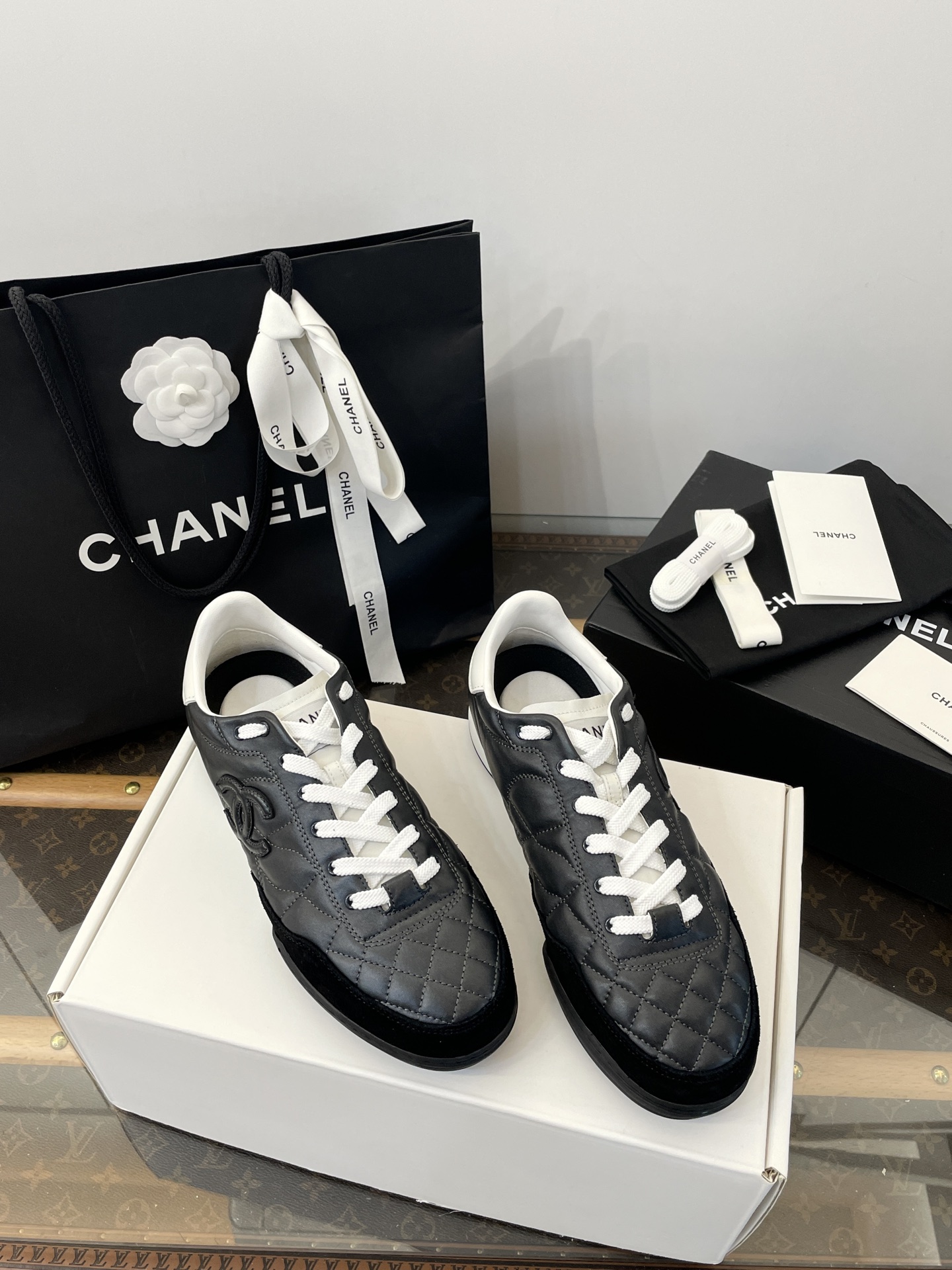 NO:494780,Dongguan | Men's model *|| Xiaoxiang boy's model diamond pattern three generations double C football shoes [high-end top quality in large factories] Purchase quality ~ no pressure to enter and exit Xiaoxiang men's football shoes ~ so handsome ~ super high-quality and texture ~ It is huge and easy to wear on the feet, huge and comfortable, huge and high-end ~ very nice ~ all seasons __ versatile shoe king Different from market currency ~ high quality is absolutely different Women's model 35, 36, 37, 38, 39, 40 Men's model: 40, 41, 42, 43, 44, casual shoes/sports shoes, sneakers19860909莞产｜男款 *|| 小香男生款 菱格纹三代 双C 足球鞋【大厂高端顶级品质】 代购品质～出入无压力 小香男款足球鞋～太帅了～超级高级有质感～ 上脚巨巨好穿、巨巨舒适、巨高级～又帅又酷非常nice～一年四季__百搭鞋王 区别市场通货～高品质绝对不一样 女款35、36、37、38、39、40 男款: 40、41、42、43、44,休闲鞋/运动鞋,sneakers,Women's Shoes