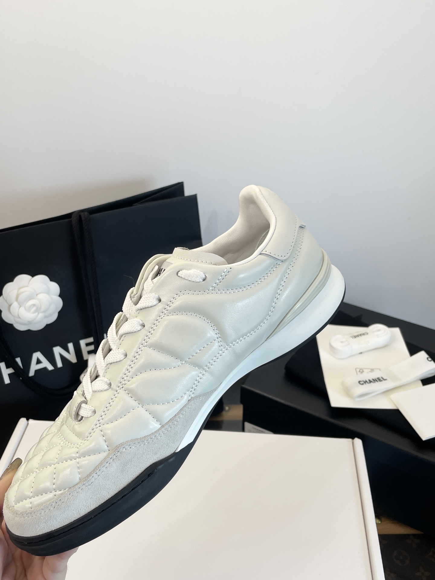 NO:494793,Exclusive original version of the upper 1:1 customization ① Black matte matte calfskin ② White oil wax cowhide ③ Black gloss calfskin Toe flax ~ Back pack white calfskin Mixed lambskin spliced ​​sweat-absorbing towel cloth Foot pad Imported mercerized cotton insole ~ Sweat-absorbing and breathable Comfort Exclusive original version of the sole 1:1 developed private model TU sole (sole height 2.5cm) Men's model: 40, 41, 42, 43, 44, casual shoes/sports shoes, sneakers, cowhide, sheepskin19860909鞋面独家原版1:1定制 ①黑色哑光雾面小牛皮 ②白色油蜡牛皮 ③黑色亮光小牛皮 鞋头牛反绒～后包白色小牛皮 内里混种小羊皮拼接吸汗毛巾布 垫脚进口丝光棉鞋垫～吸汗透气舒适 大底独家原版1:1开发私模TU大底（底高2.5cm） 男款: 40、41、42、43、44,休闲鞋/运动鞋,sneakers,cowhide,sheepskin,Women's Shoes