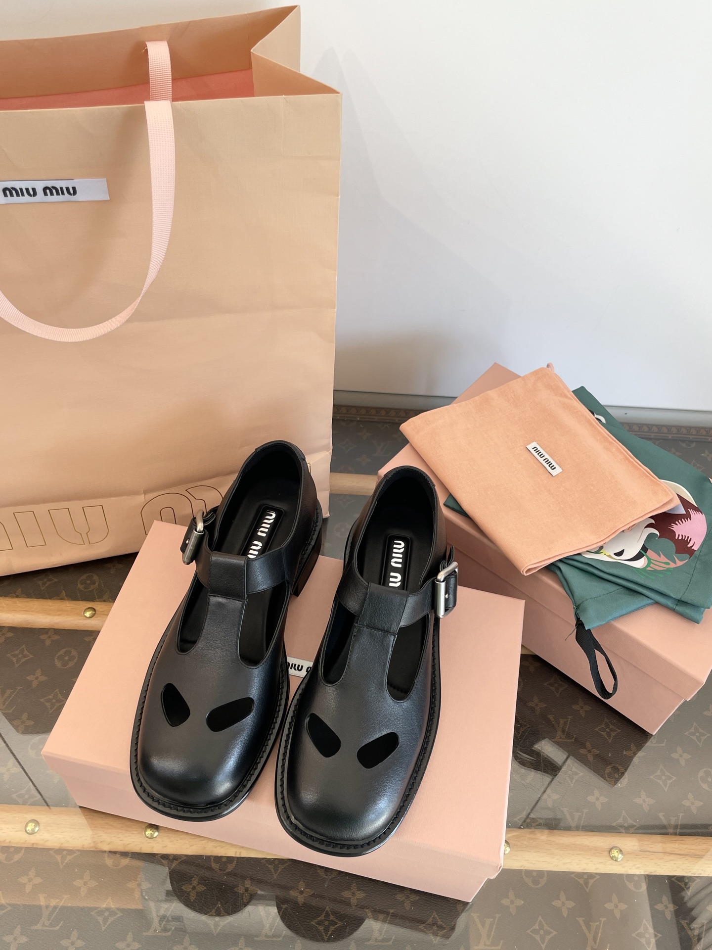 MIU MIU Noir Découpé Bride en T Talon Épais Mary Jane Chaussures en Cuir