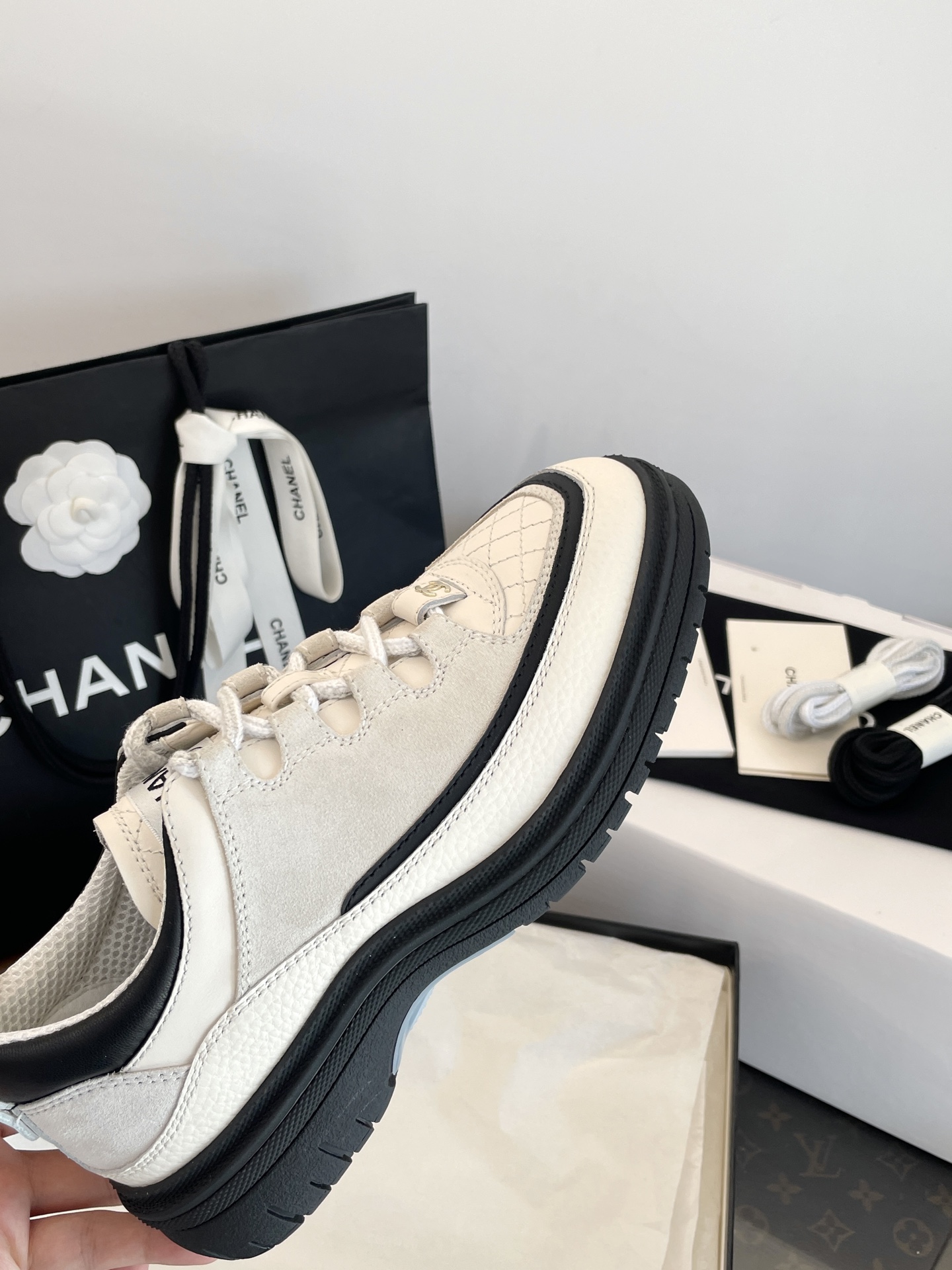 NO:489865,: More details The color matching is better. The 25B shoelaces have changed to solid color~ the color of the sole~ all the details have been improved and changed~ the sole is not hard and has a little rebound. The appearance and comfort are better than 25C~ all the adjustments are upgraded~, casual shoes/sports shoes, sneakers19860909: 更多细节 配色更好看了25B鞋带变纯色了～大底颜色～细节全部改良改动了～鞋底不硬还有点回弹 颜值和舒适度都比25C～全部调整升级改良～,休闲鞋/运动鞋,sneakers,Women's Shoes