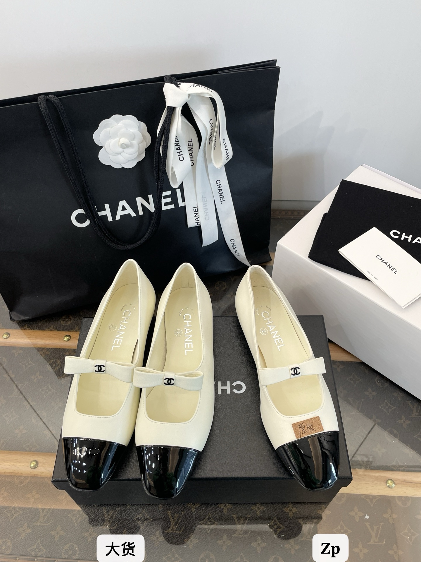 NO:467942,Original large goods, exclusively purchased a white counter in the market. It is not to look at pictures to make goods. The milky white color is pure and there is no color difference. Different from the market currency. High quality is absolutely different. Single shoes19860909原版大货 市场独家购入白色专柜 并不是看图做货～奶白色颜色纯正没有色差～ 区别市场通货～高品质绝对完全不一样,单鞋,Women's Shoes