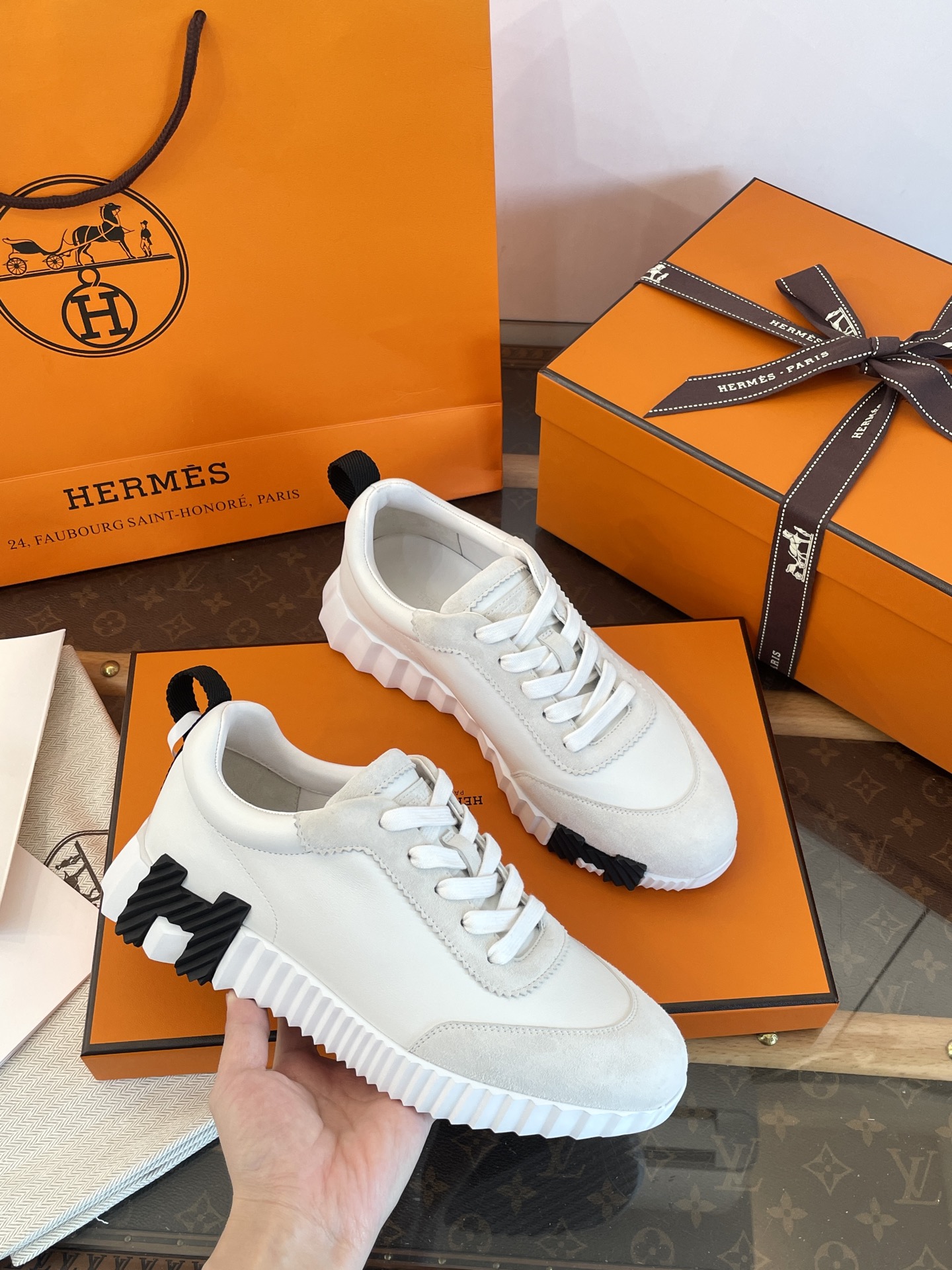 NO:563391,White leather, casual shoes/sports shoes, sneakers19860909白色皮面,休闲鞋/运动鞋,sneakers,Women's Shoes