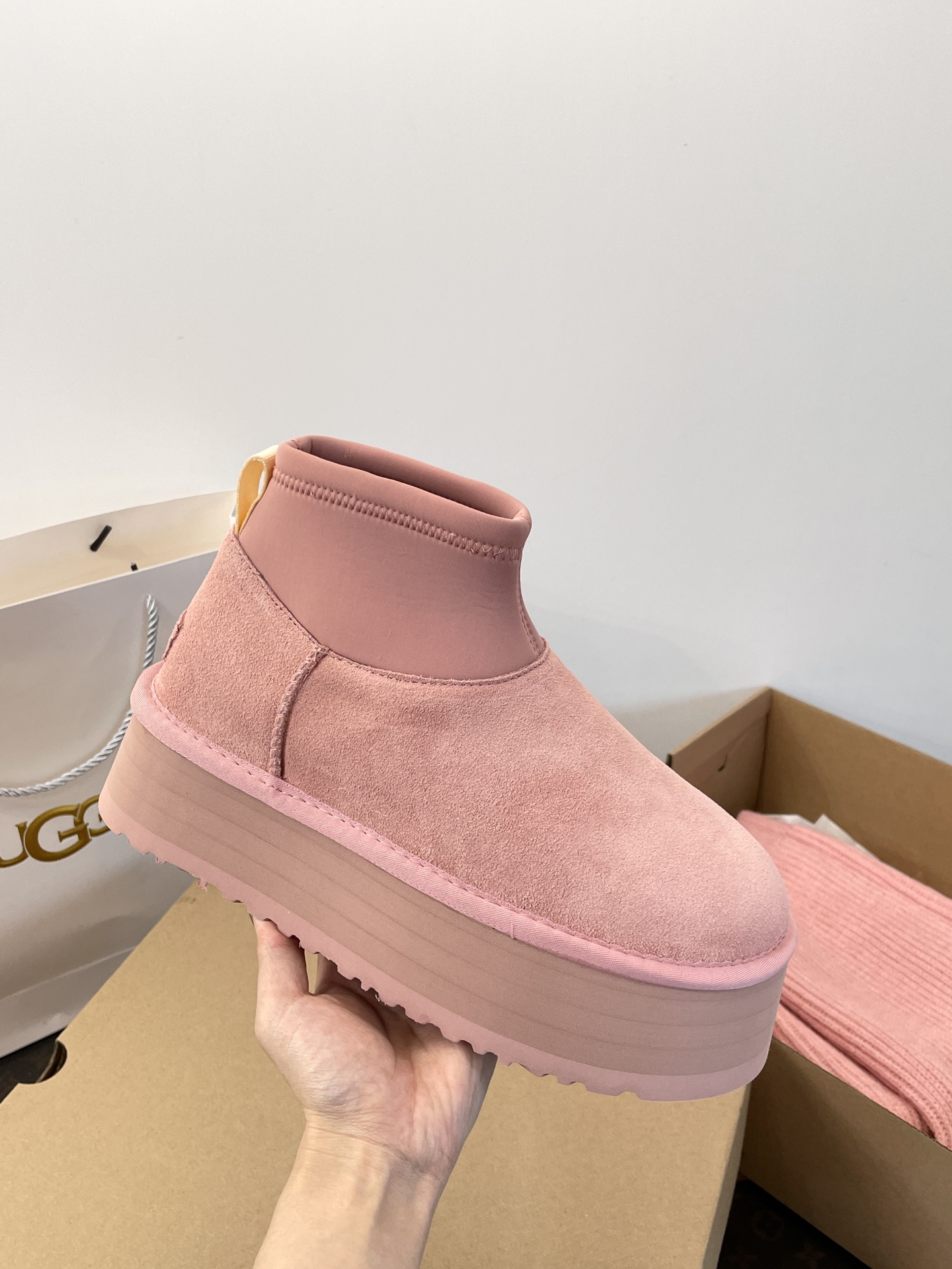 NO:594512,Can be worn alone or paired with socks. Mini Dipp pink thick-soled fur boots are more beautiful in person, snow boots, boots, socks.19860909可以单穿 或配袜子都绝绝子～ Mini迪普粉色厚底毛毛靴 实物更漂亮,雪地靴,boots,socks,Women's Shoes