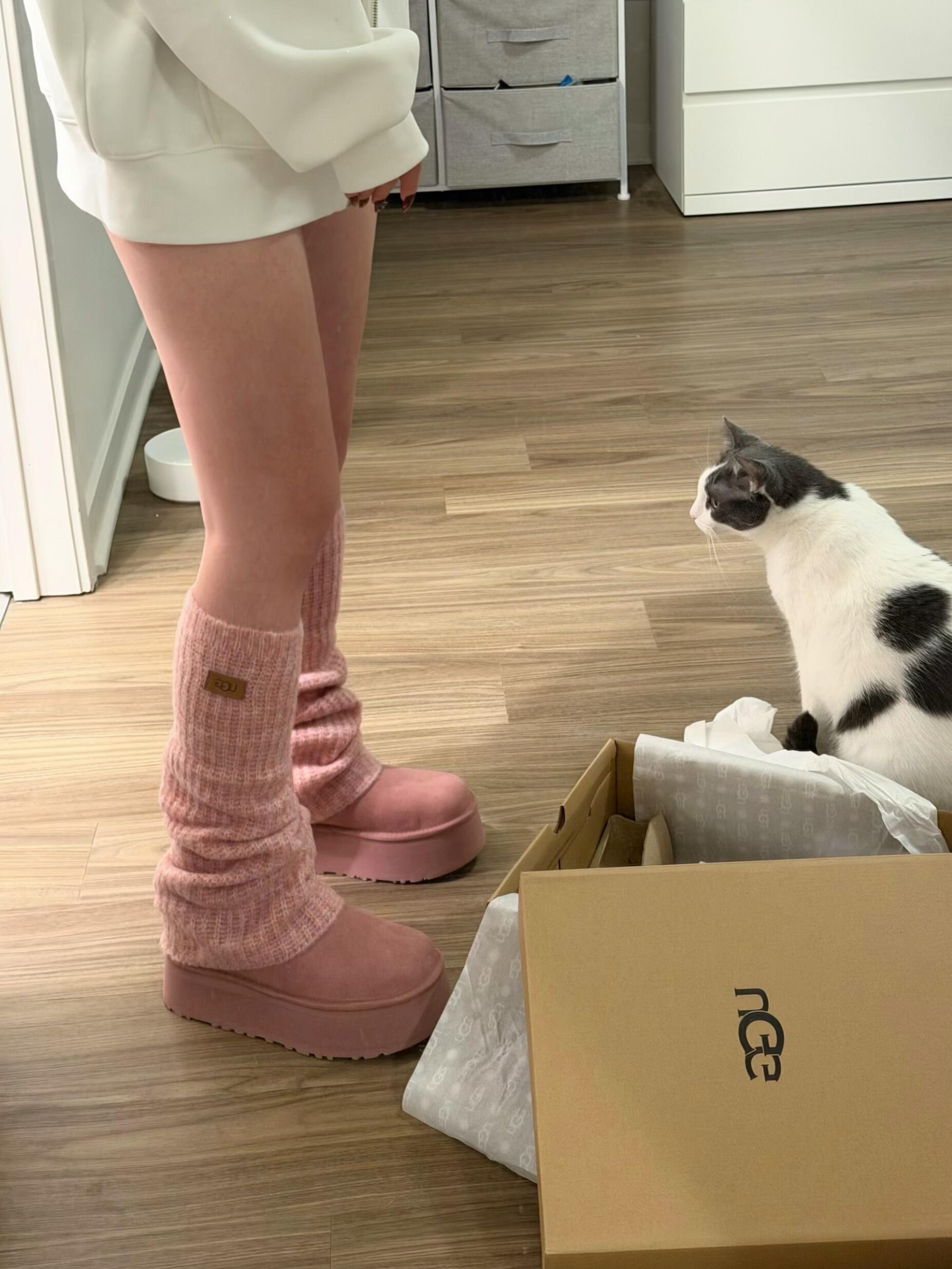 NO:594210,Stylish and warm, it looks great no matter if paired with pants or skirts!  ,snow boots,boots,skirts19860909时髦洋气又暖和 无论搭配裤子裙子都超出片哦！,雪地靴,boots,skirts,Women's Shoes