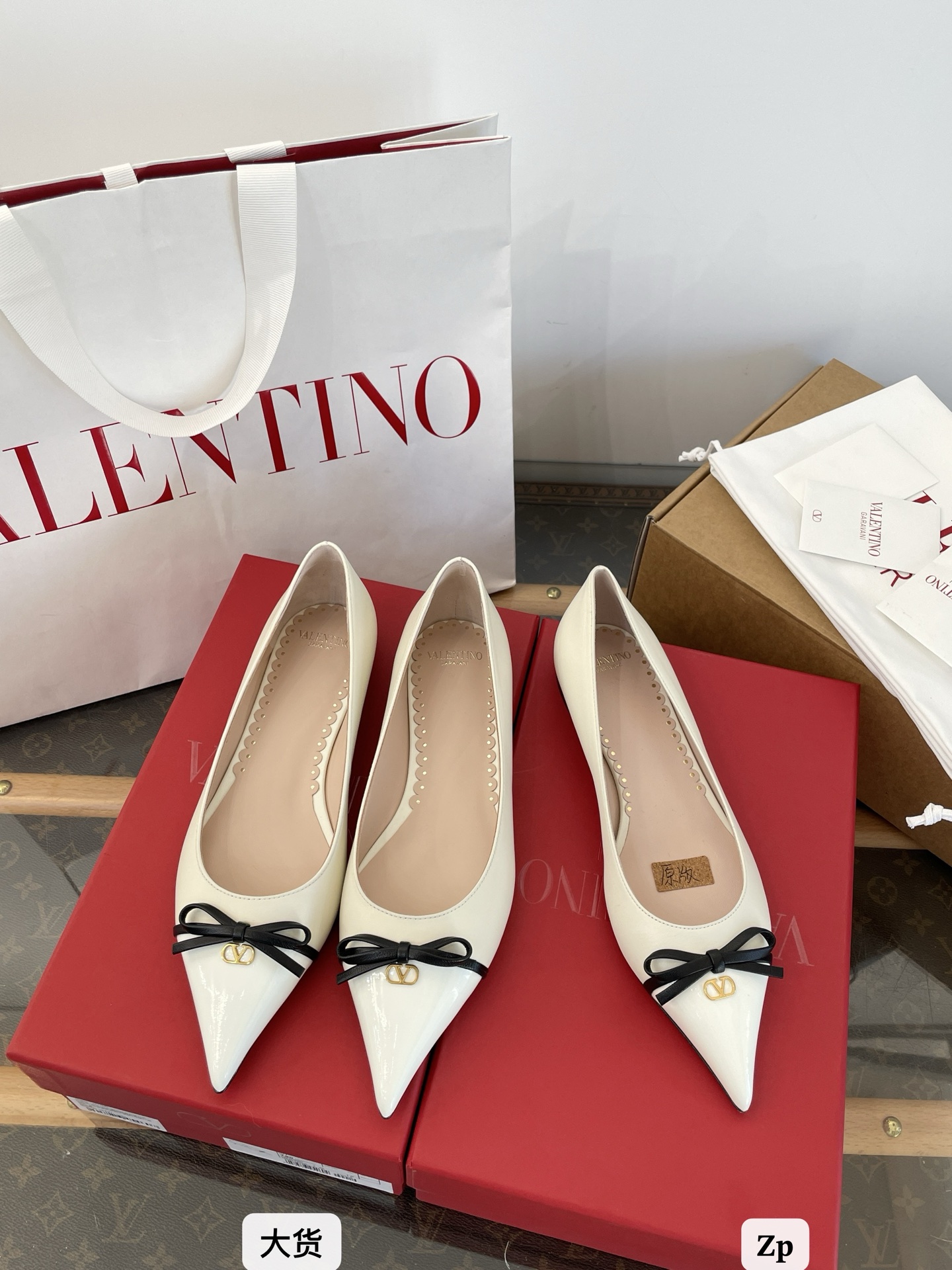 NO:680028,Original bulk goods. Exclusive purchase counter in the market. Real super purchasing version~exactly the same~reduction degree 99, high heels and single shoes, high heels19860909原版大货 市场独家购入专柜 真正的超代购版本～分毫不差～还原度99,高跟鞋单鞋,high heels,Women's Shoes