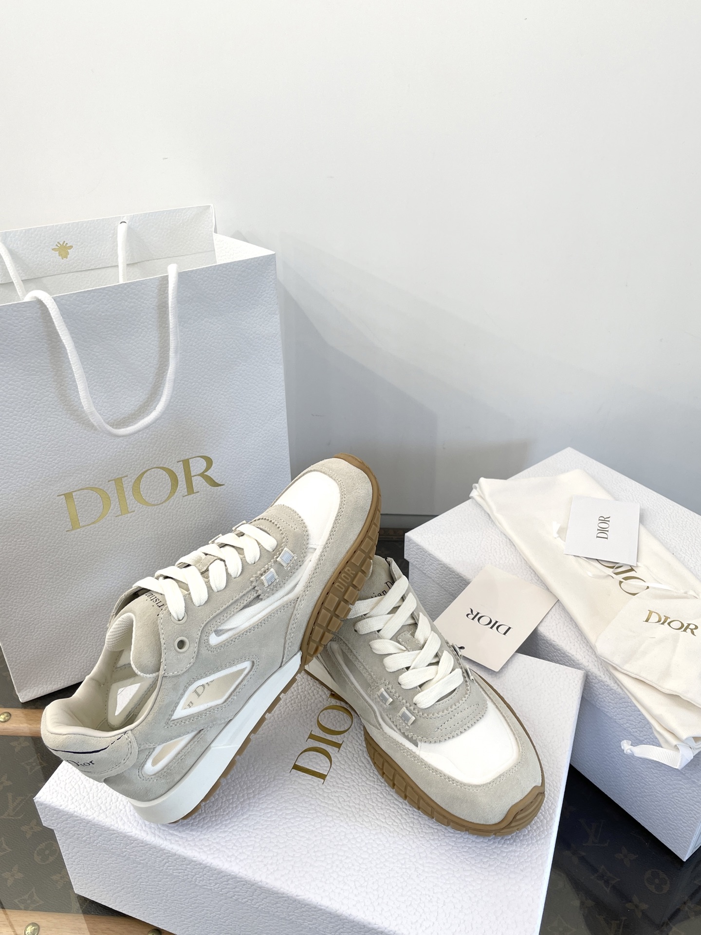 Dior 2026 신제품 Tech 시리즈 시스루 효과 두꺼운 밑창 스니커즈 스웨이드 소가죽+투명 메쉬 최상급 품질