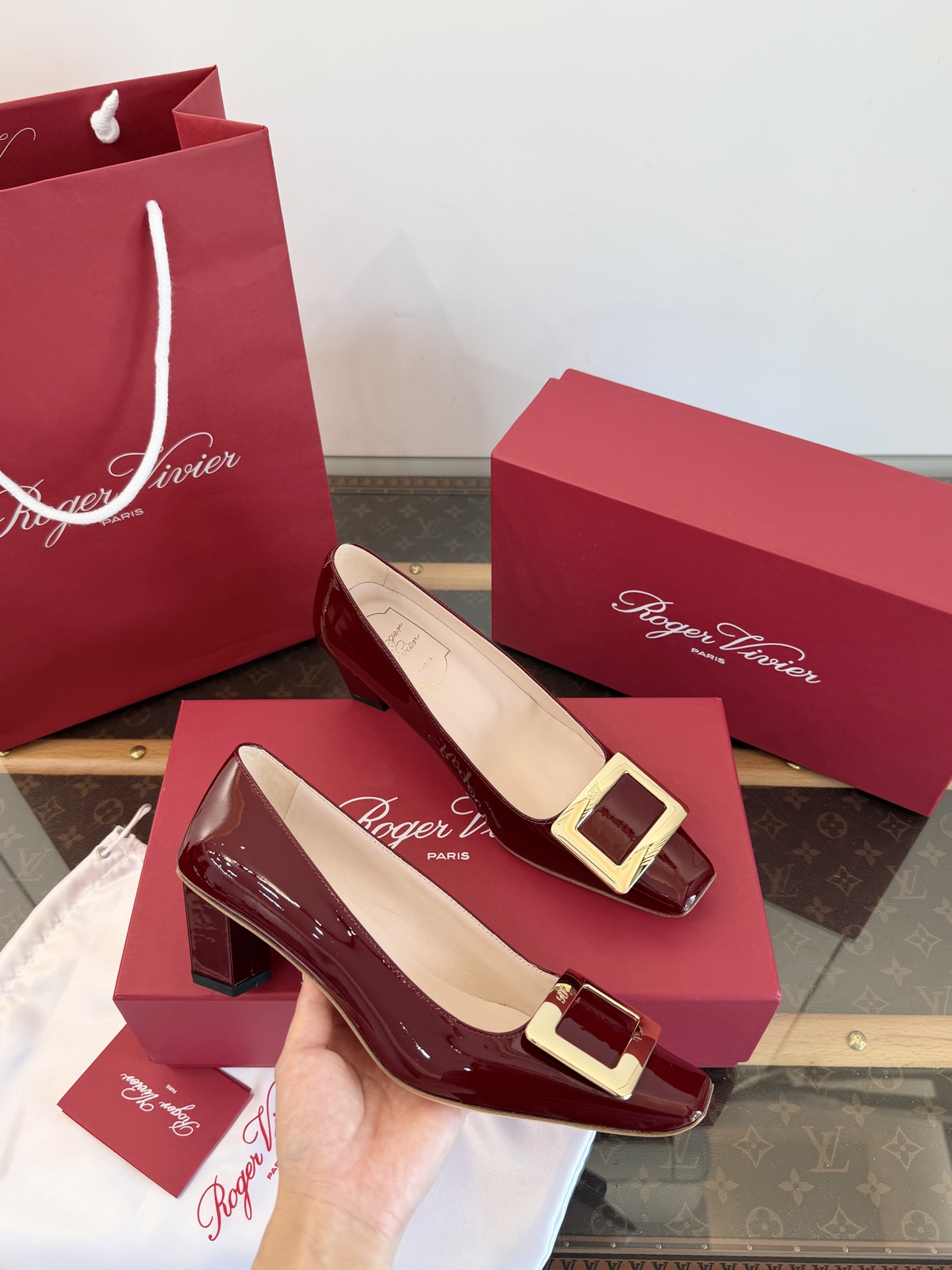 Roger Vivier Belle Vivier 메탈 스퀘어 버클 에나멜 하이힐 최고급 구매대행급 사선 스퀘어 청키힐 초안정