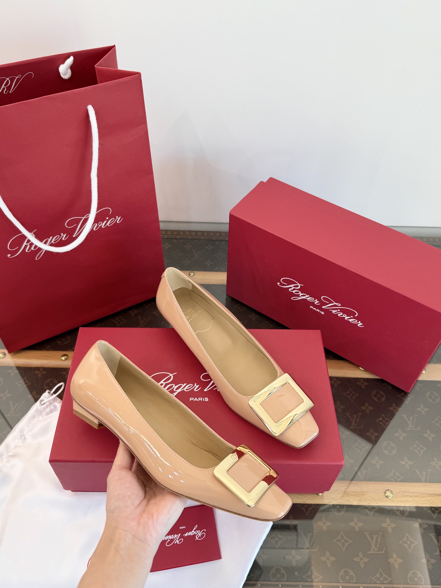 Roger Vivier Belle Vivier 메탈 스퀘어 버클 에나멜 하이힐 최고급 구매대행급 사선 스퀘어 청키힐 초안정
