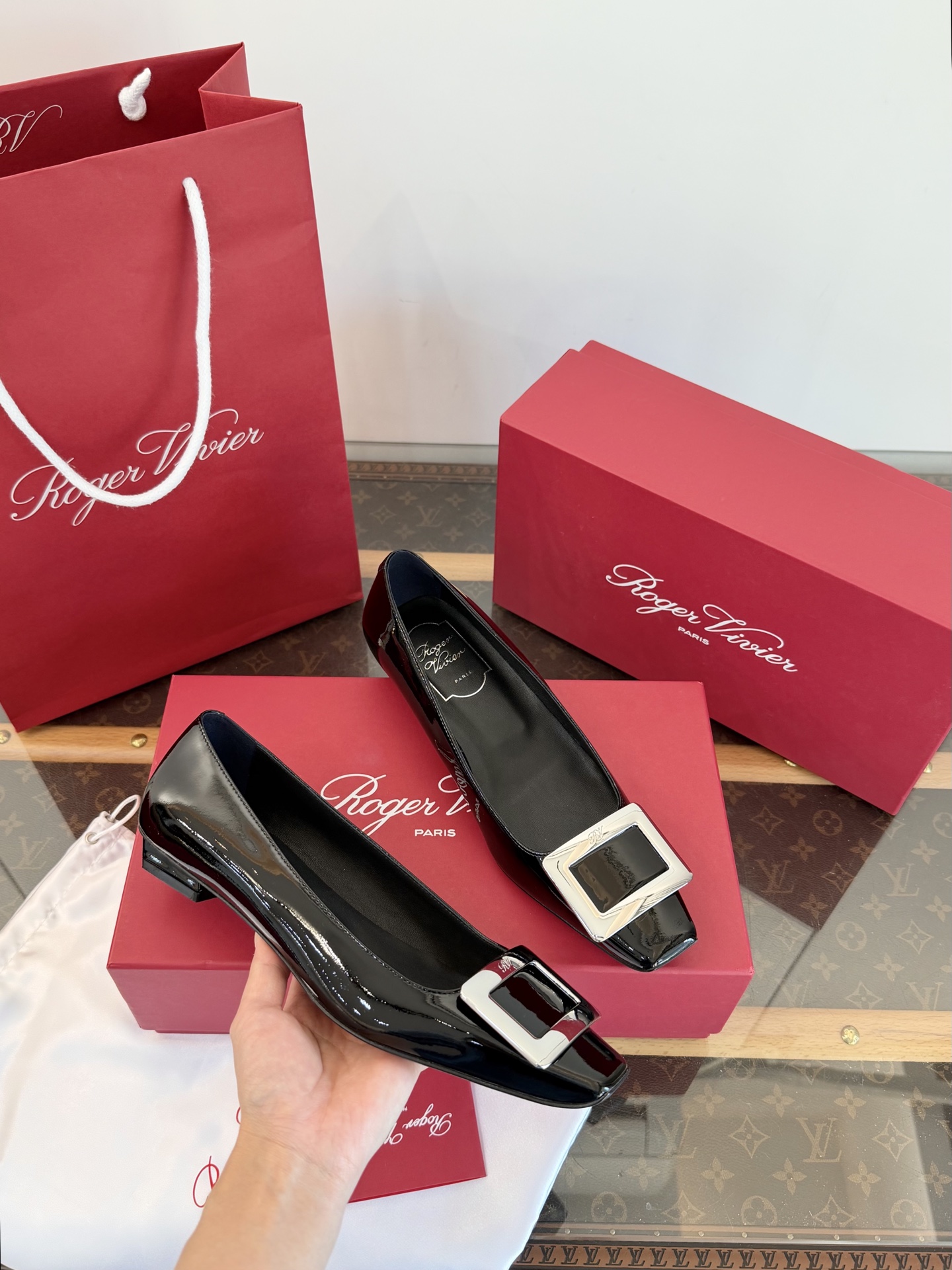 Roger Vivier Belle Vivier 메탈 스퀘어 버클 에나멜 하이힐 최고급 구매대행급 사선 스퀘어 청키힐 초안정