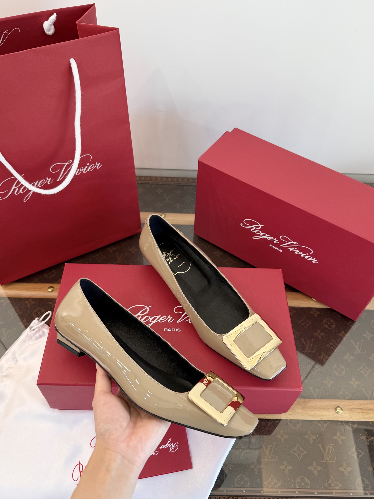 Roger Vivier Belle Vivier 메탈 스퀘어 버클 에나멜 하이힐 최고급 구매대행급 사선 스퀘어 청키힐 초안정