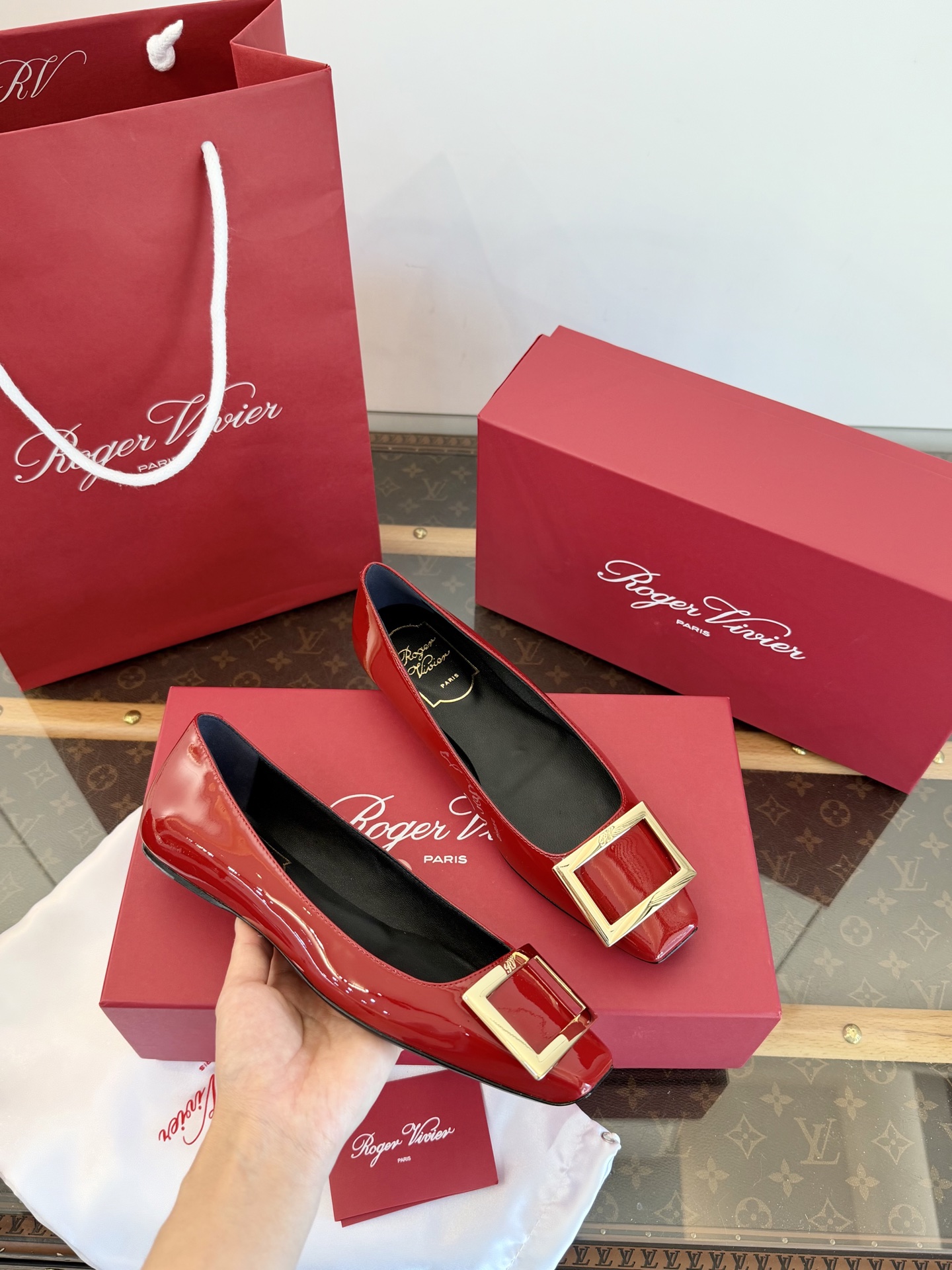 Roger Vivier Belle Vivier 메탈 스퀘어 버클 에나멜 하이힐 최고급 구매대행급 사선 스퀘어 굵은 힐 초안정