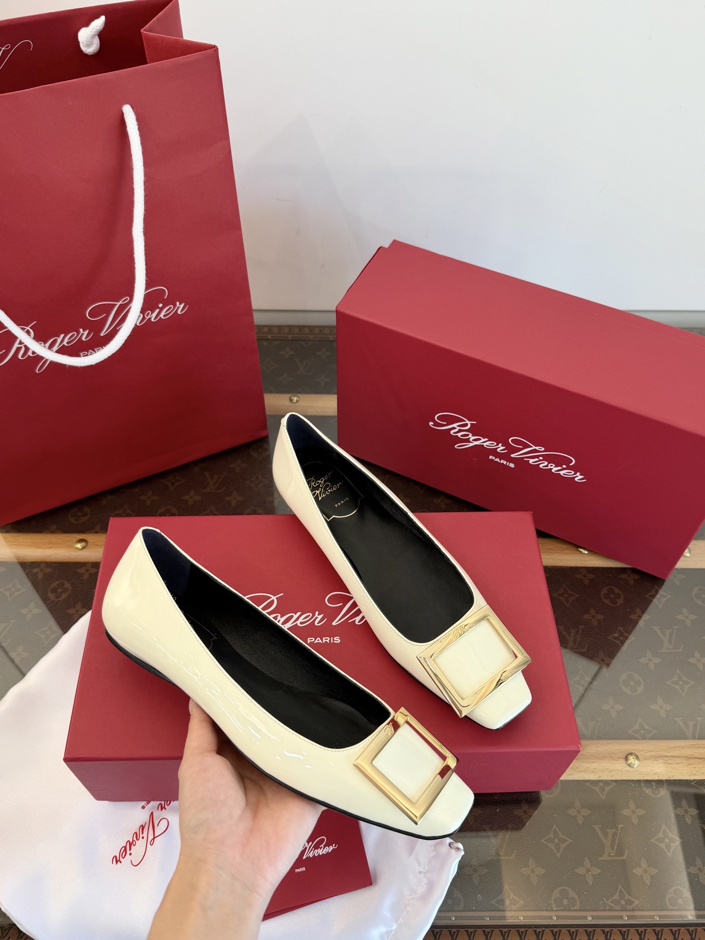 Roger Vivier Belle Vivier 메탈 스퀘어 버클 에나멜 하이힐 최고급 구매대행급 사선 스퀘어 청키힐 초안정