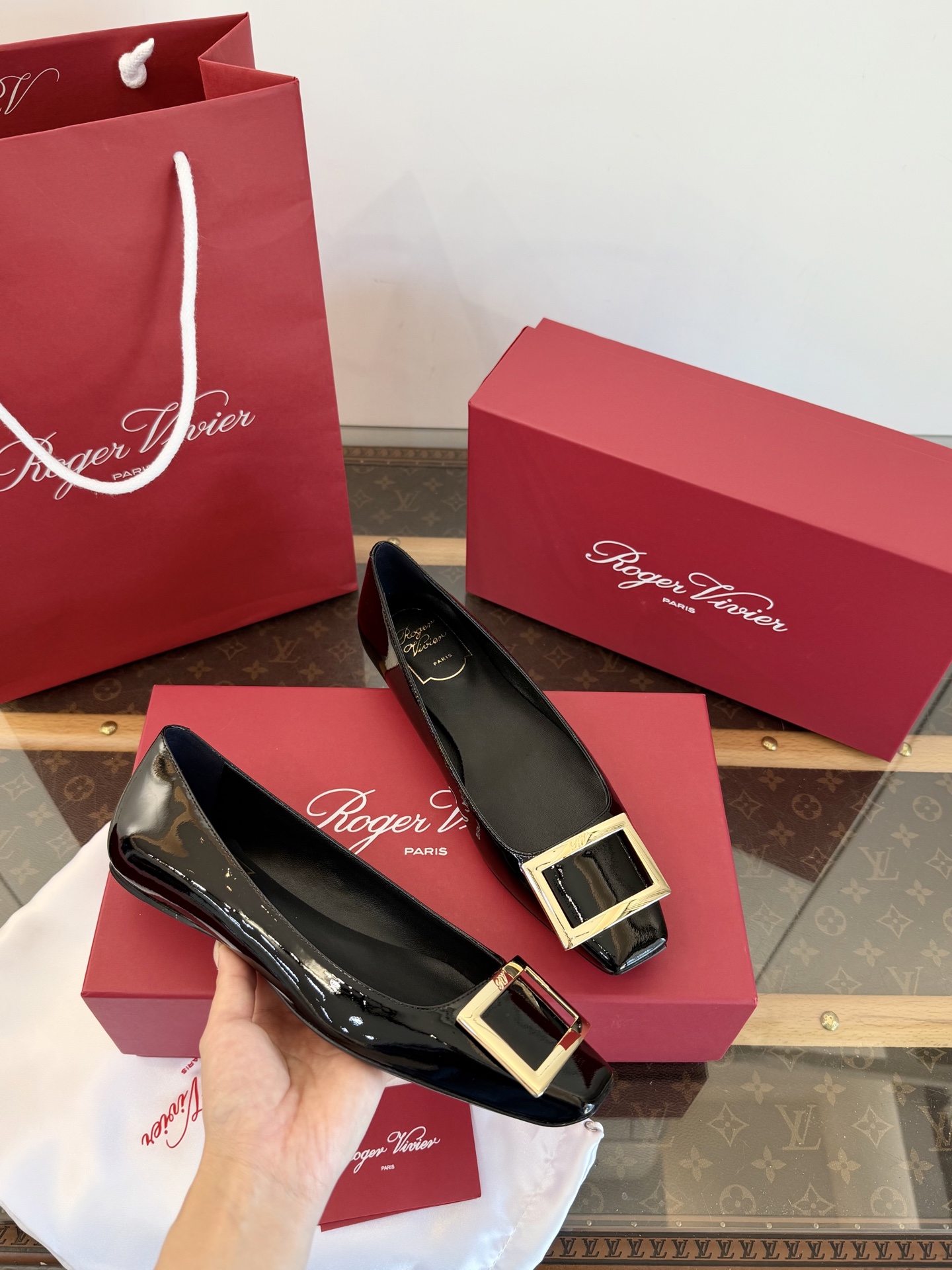 Roger Vivier Belle Vivier 메탈 사각 버클 에나멜 하이힐 최고급 구매대행급 사선 사각 굵은 굽 초안정