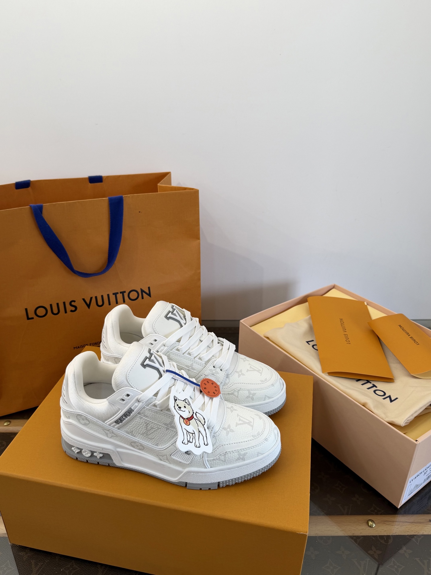 LOUIS VUITTON Trainer 2026 замшавы пацёрты стыль кеды топ-якасць пацёрты стыль топ-якасць дайго