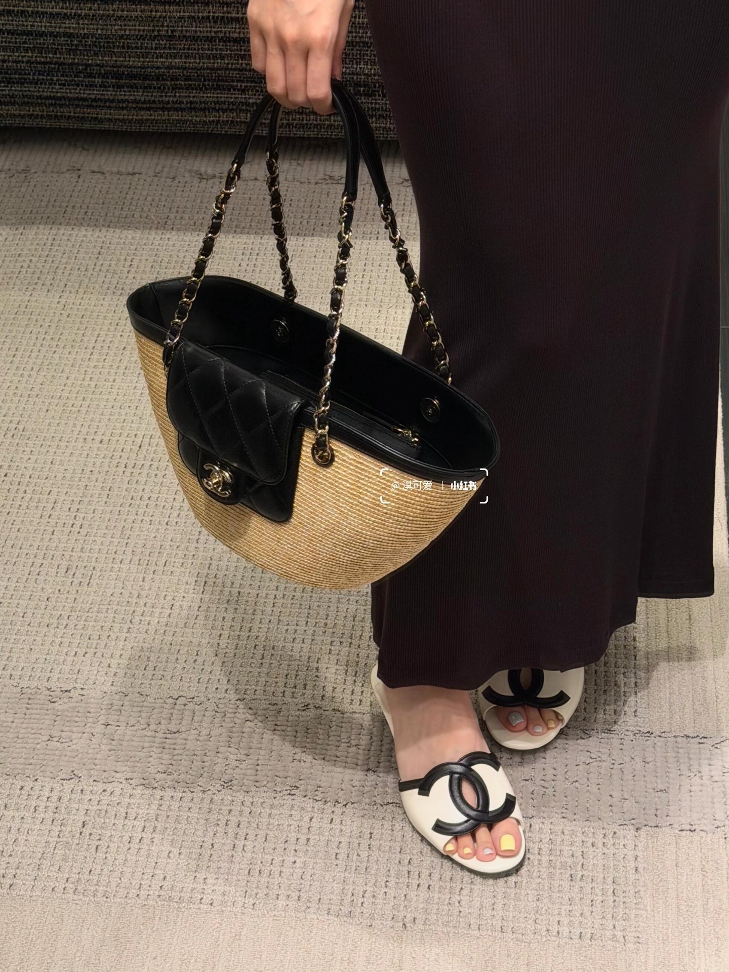 NO:815913,The shape of the shoe is a bit narrow~ It looks super slim and white~ It feels luxurious and relaxed!  !  ,slippers,slippers19860909鞋型有点窄哦～ 超显瘦又显白～贵气松弛感！！,拖鞋,slippers,Women's Shoes