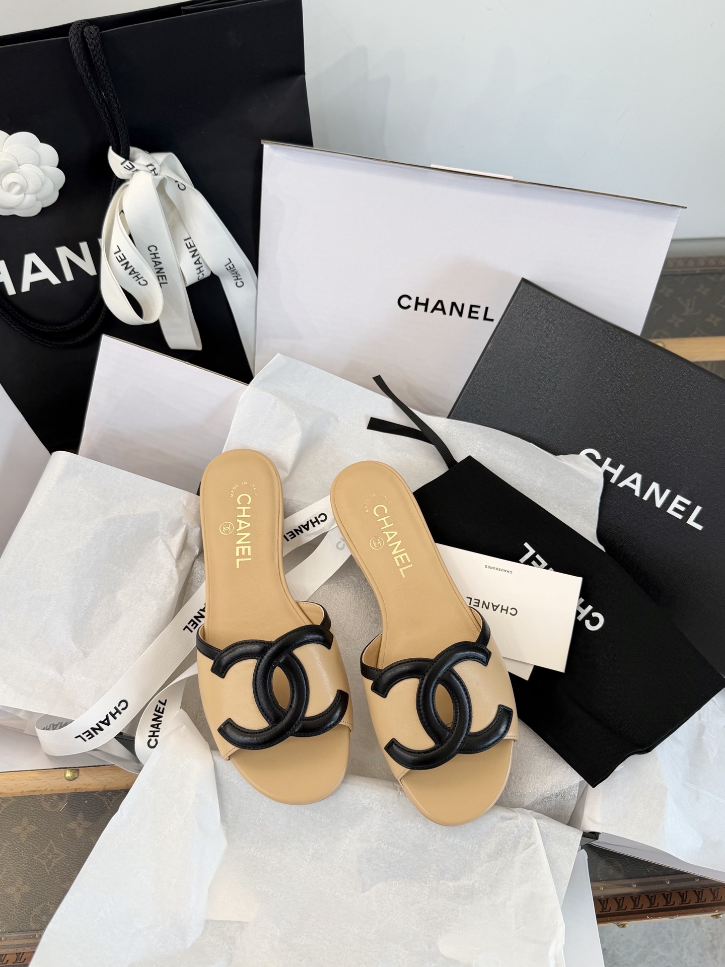 NO:815909,Receive gifts... Be sure to look for our full set of high-end packaging. We pursue perfection inside and out. You only need a fraction and accidentally save thousands on slippers and slippers.19860909收礼物啦…… 认准咱家全套高档包装 里里外外追求极致 只需一个零头、一不小心就省了大几千,拖鞋,slippers,Women's Shoes