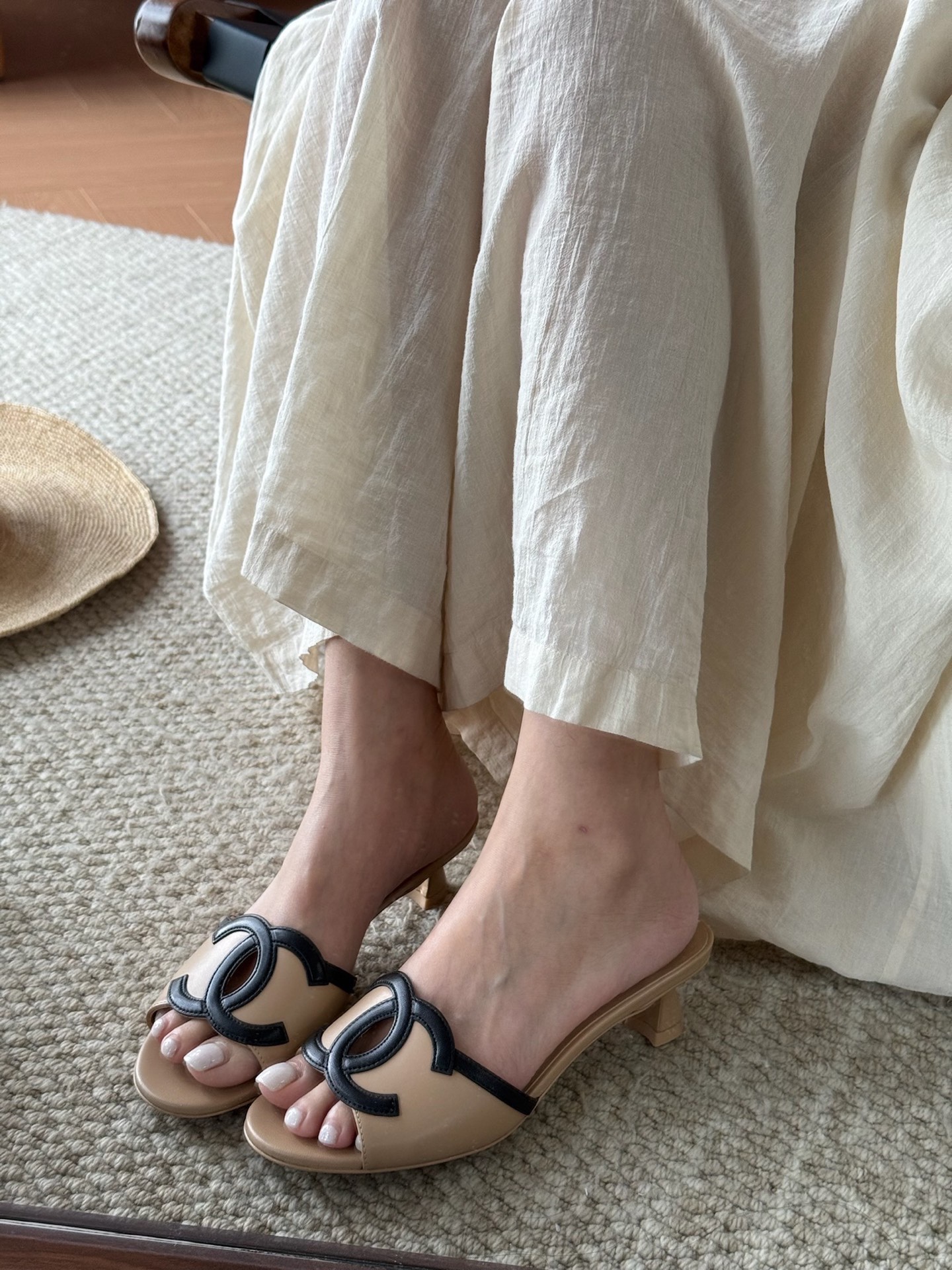 NO:815923,The apricot color is very white and does not look dirty. It can be worn to work and on dates~ Whoever wears it will look beautiful!  !  ,slippers,slippers19860909杏色非常显白 也不显脏 上班约会都能穿～谁穿谁是气质美女！！,拖鞋,slippers,Women's Shoes
