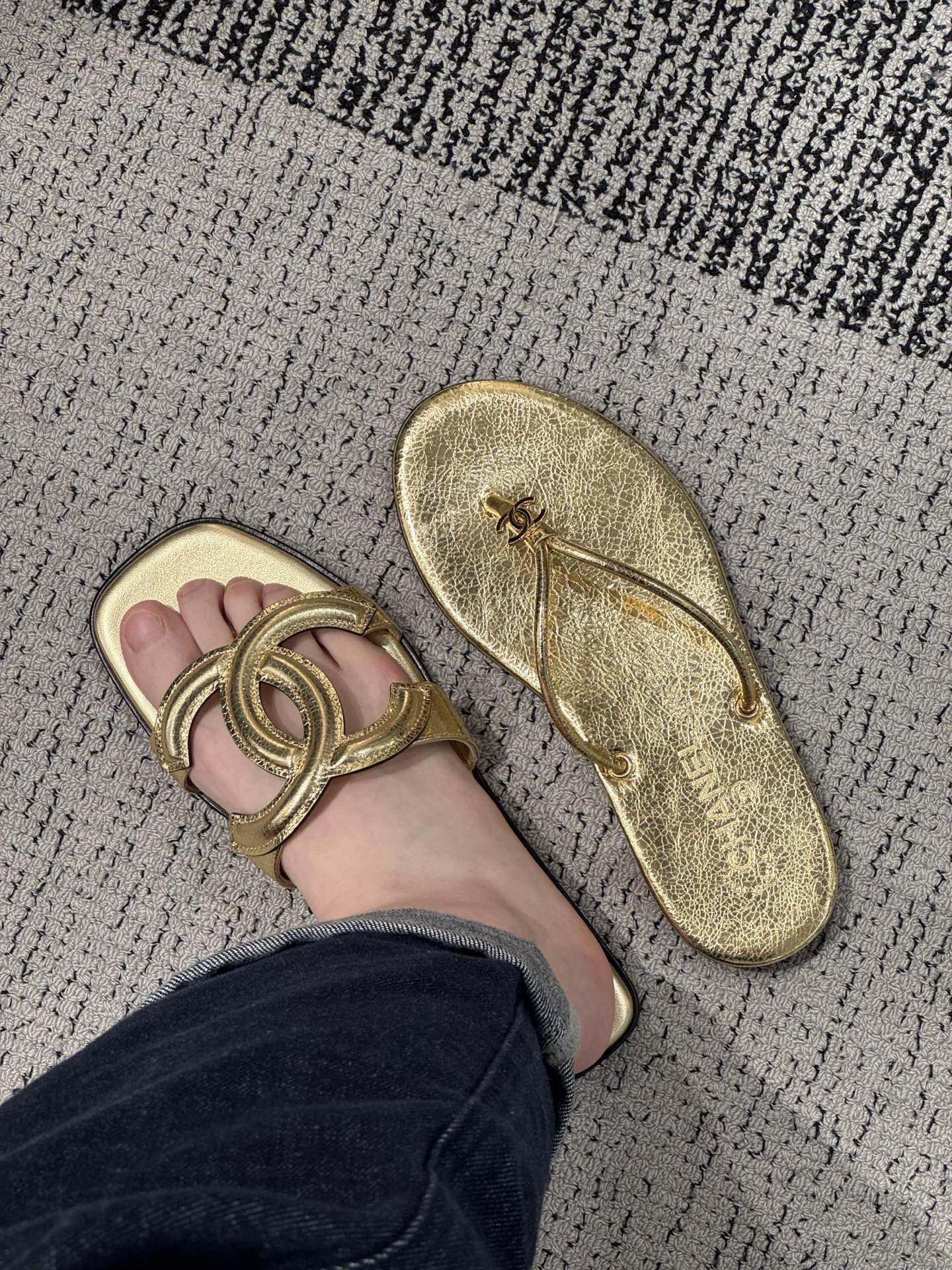 NO:815946,The golden color is really beautiful and easy to wear. Very high-end wide-leg pants and skirts. You can match it with anything!  !  ,slippers,slippers,skirts19860909金色真的巨美巨好穿 很高级 阔腿裤 裙装 随意搭配！！,拖鞋,slippers,skirts,Women's Shoes