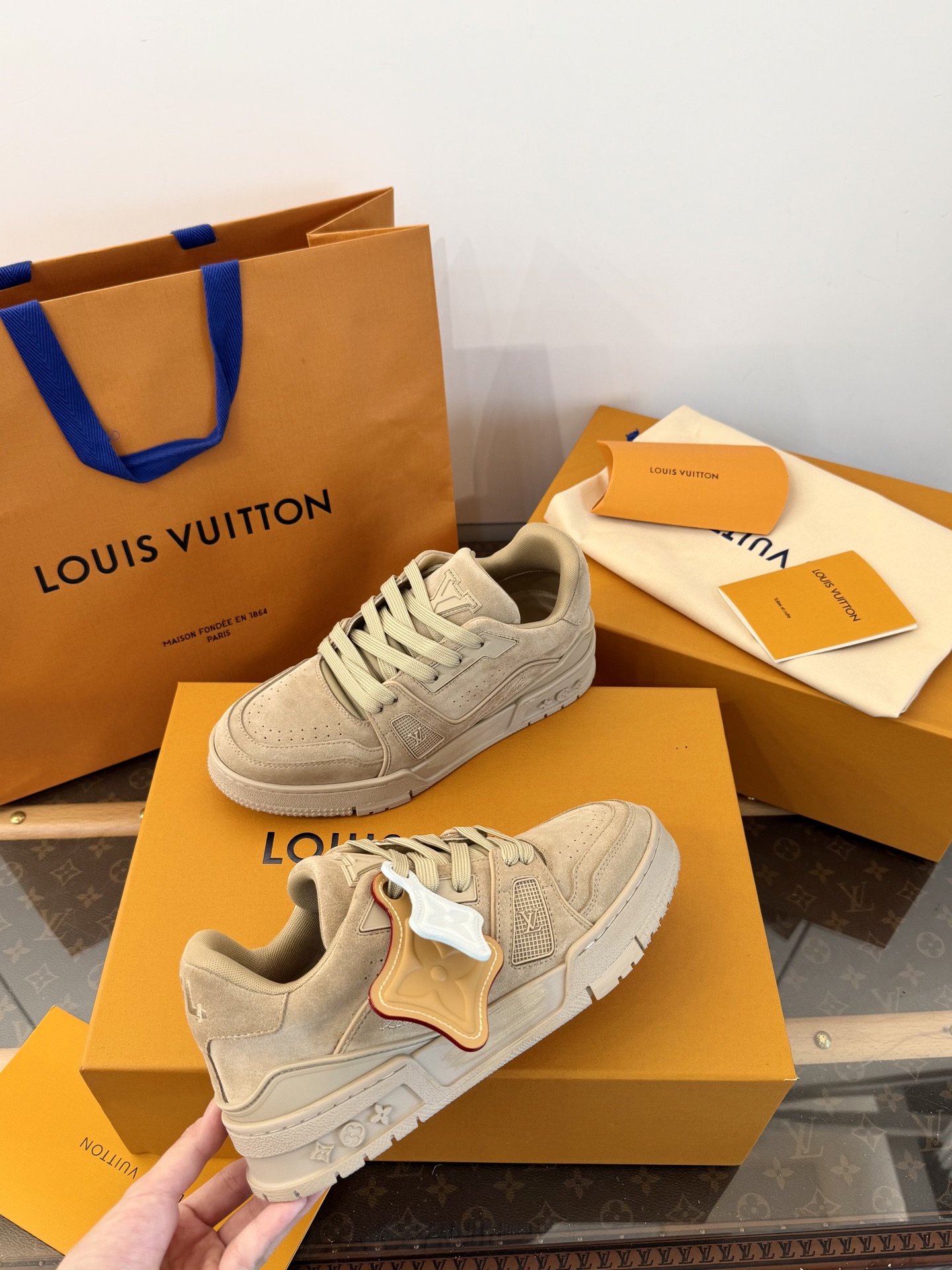 LOUIS VUITTON Trainer 2026 замшавы пацёрты стыль кеды топ-якасць матэрыялу пацёрты стыль топ-якасць дайгоў