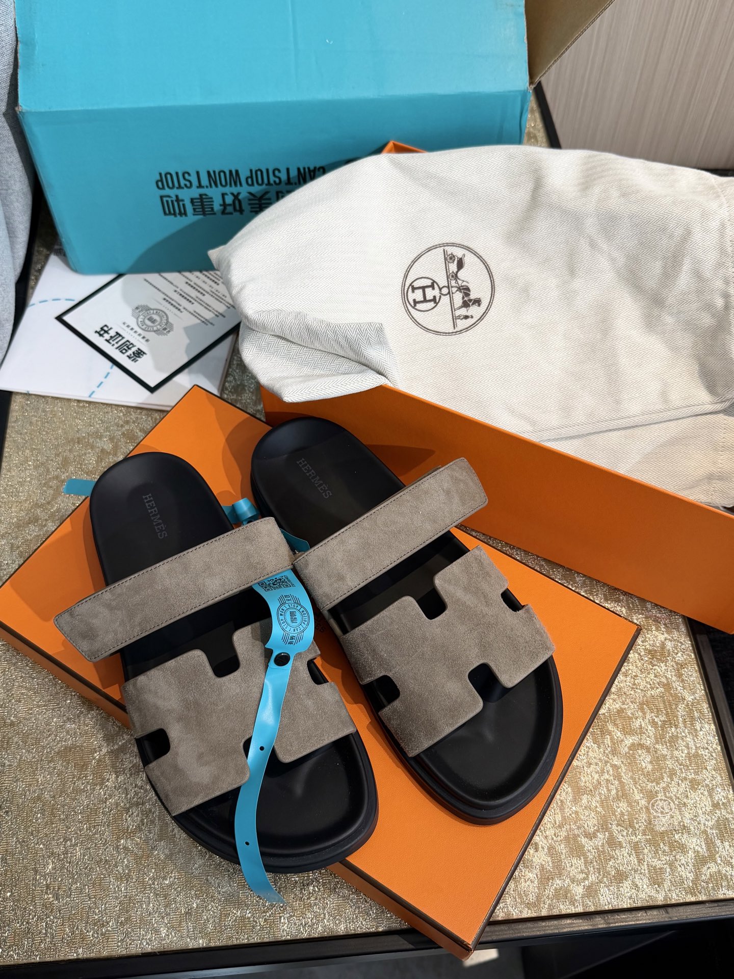 NO:888725,Dayang~Purchased the original version of Erjiu slippers in the latest color scheme of Hermès~obtained real-life transaction and purchase records, slippers, hermes, slippers19860909大洋～购入爱马仕最新配色二舅拖鞋原版～到手实拍交易购买记录,拖鞋,hermes,slippers,Women's Shoes