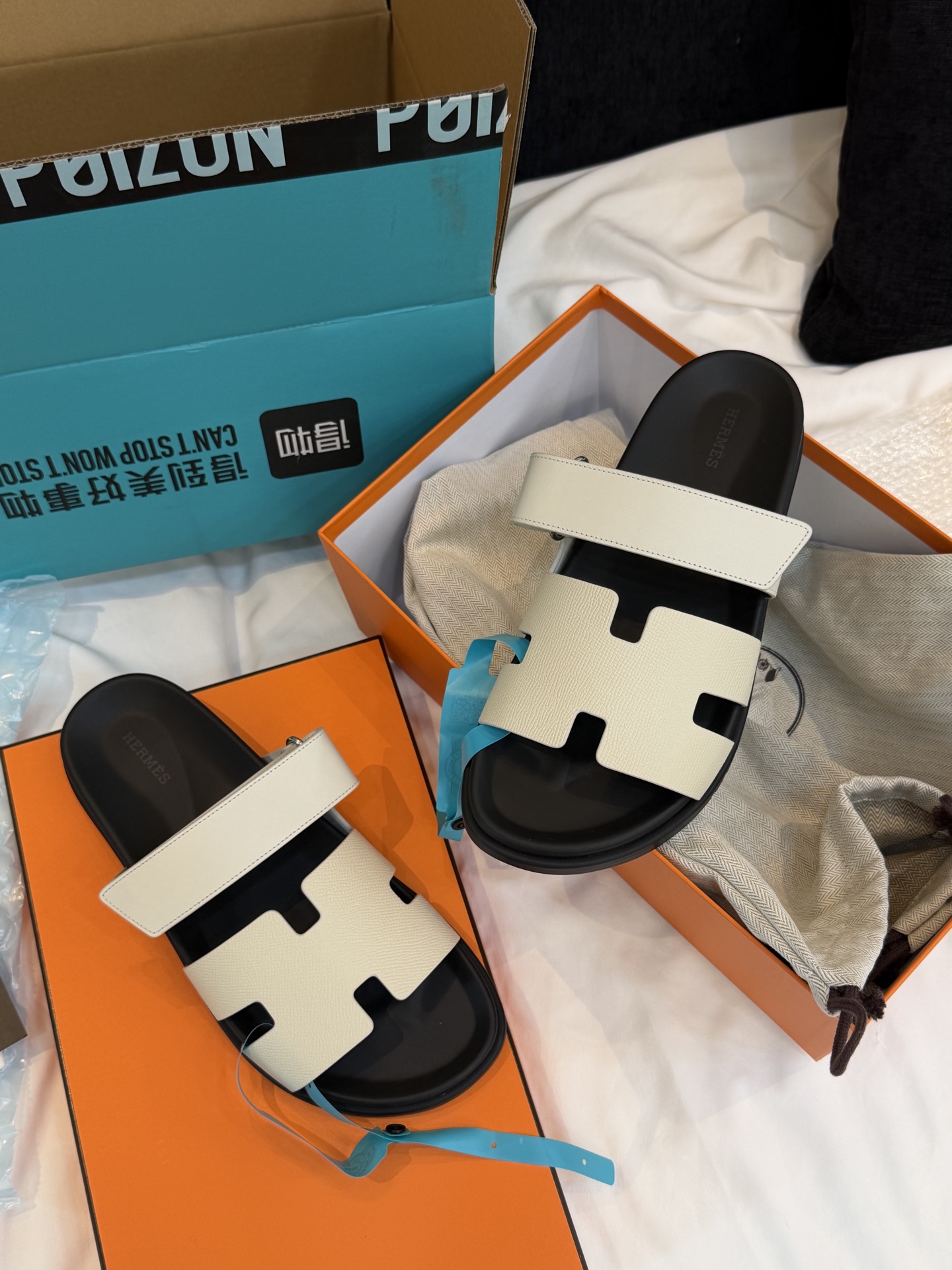 NO:888735,Dayang~Purchased the latest color matching of Hermès for boys~Original version of Erjiu's slippers~Real transaction records obtained, slippers, hermes, slippers19860909大洋～购入爱马仕最新配色男生款～二舅拖鞋原版～到手实拍交易记录,拖鞋,hermes,slippers,Women's Shoes