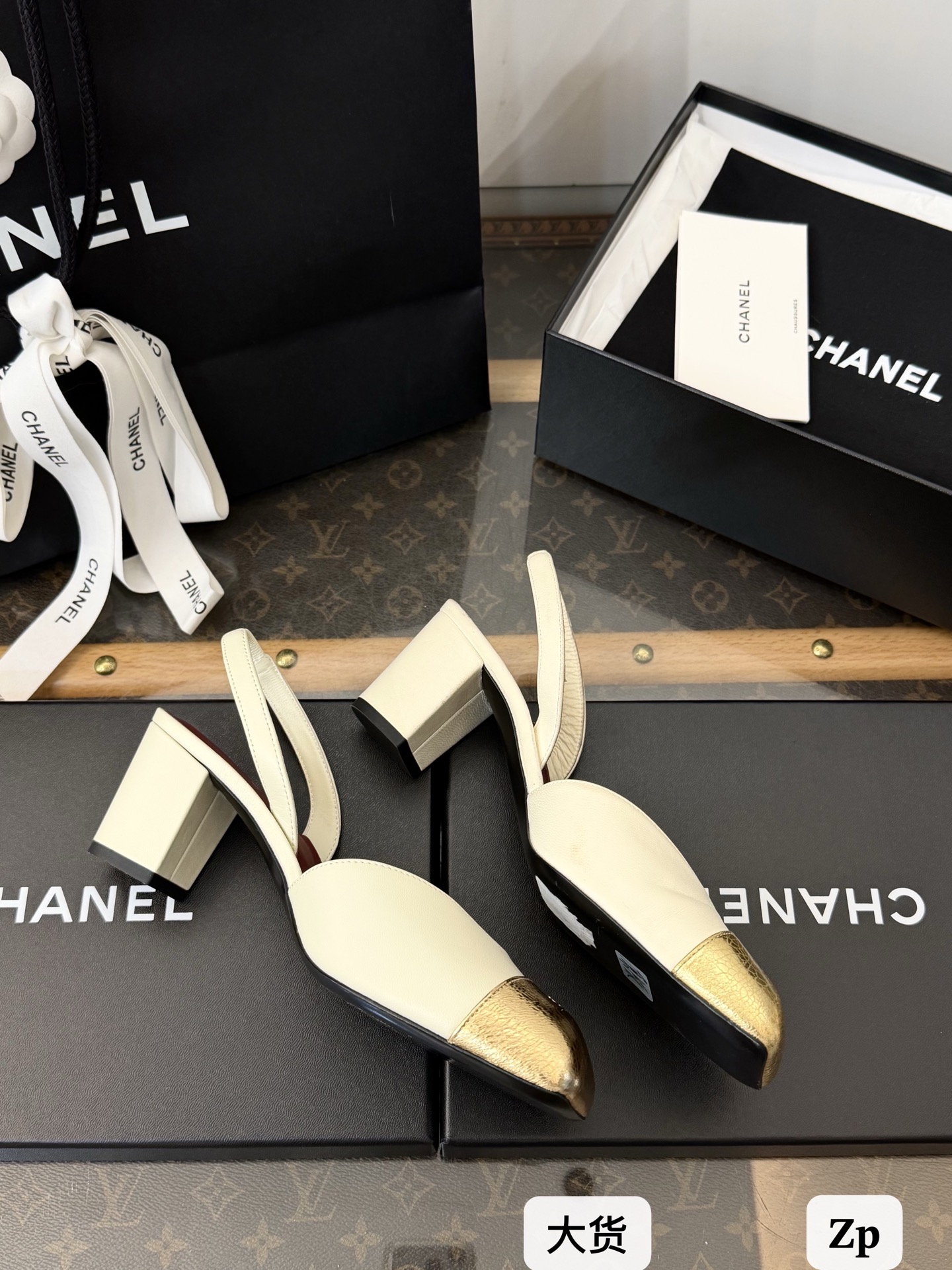 NO:888308,Original bulk goods｜Exclusive purchase counter in the market. Real super purchasing version~exactly the same~99 degree of restoration, sandals, sandals19860909原版大货｜市场独家购入专柜 真正的超代购版本～分毫不差～还原度99,凉鞋,sandals,Women's Shoes