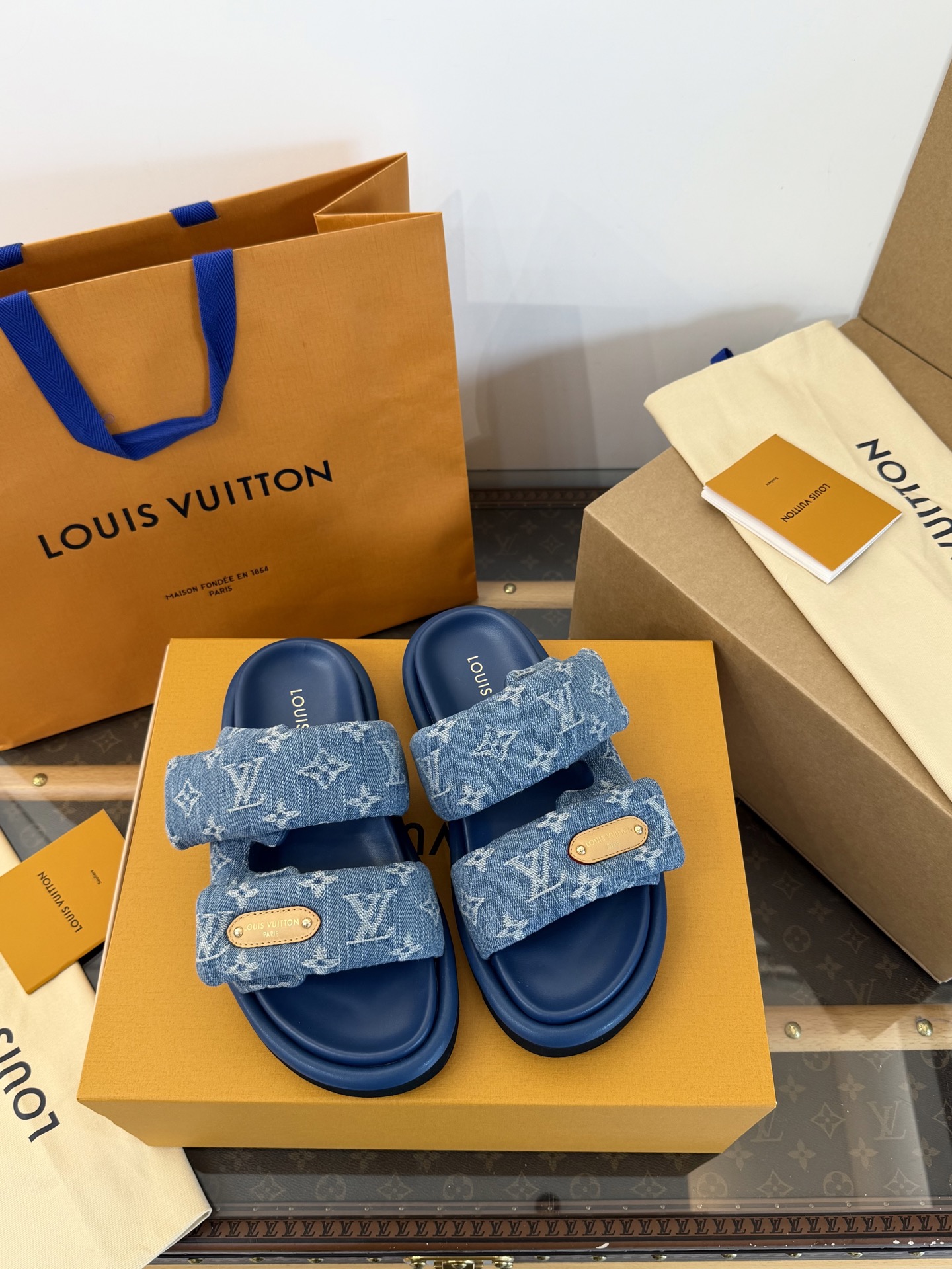 LOUIS VUITTON tweekleurige print klittenband dikke zool pantoffels 5cm schuimzool