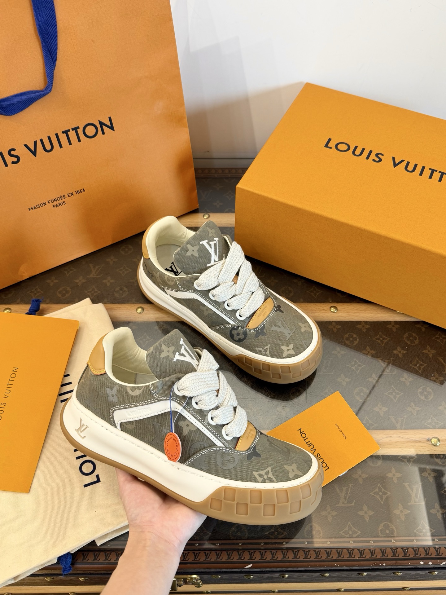 LOUIS VUITTON Trainer 2026 замшавы пацёрты стыль кеды топ-якасць пацёрты стыль топ-якасць дайго