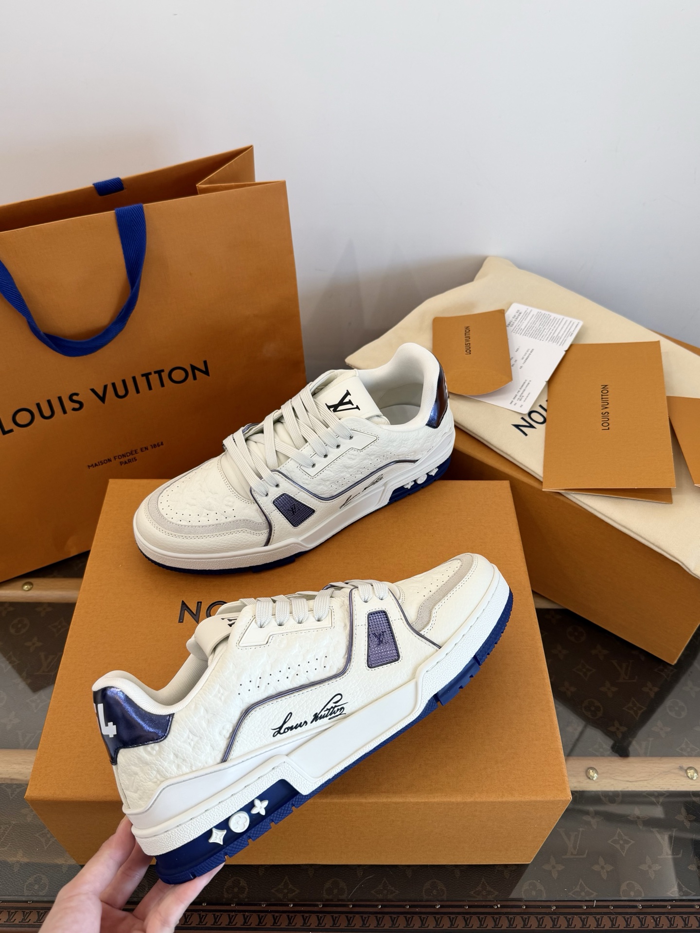 LOUIS VUITTON Trainer 2026スエードヴィンテージ風 スニーカー 最高級素材 ヴィンテージ風 最高級代購品質