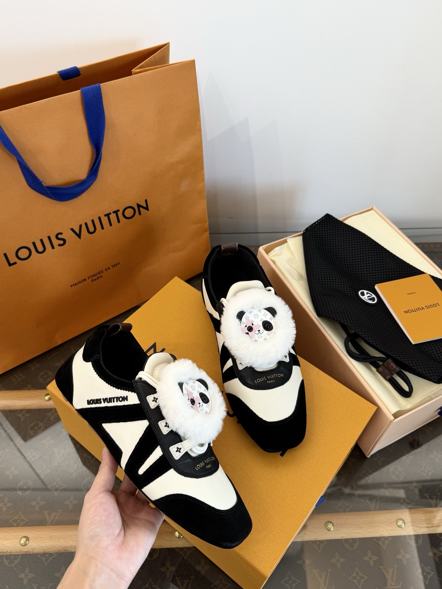 LOUIS VUITTON Trainer 2026 замшавы пацёрты стыль кеды топ-якасць пацёрты стыль топ-якасць дайго