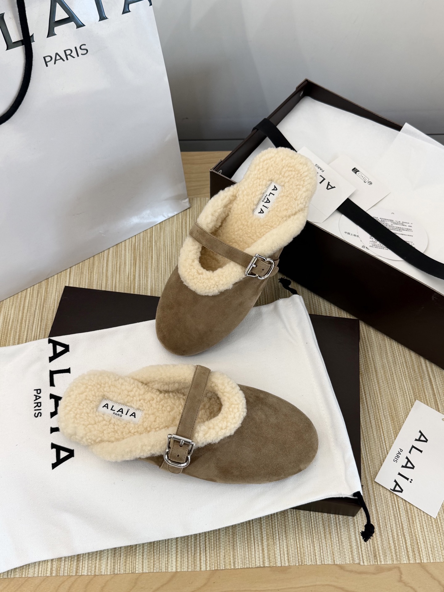 ALAIA 麂皮 羊羔毛 穆勒鞋 金屬扣 半拖鞋