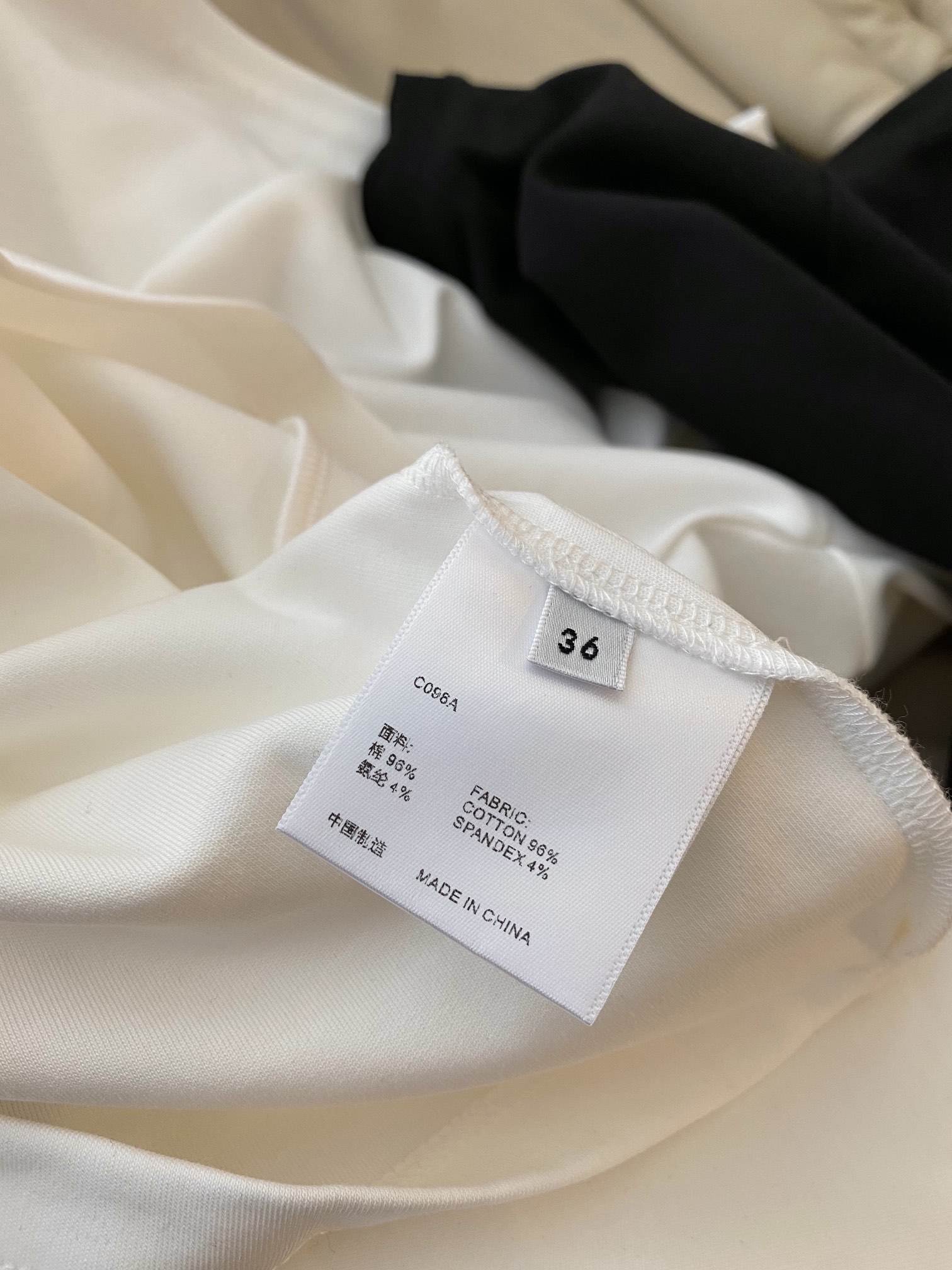“24FW Cotton T-Shirts for Single Women: Versatile and Stylish U-Collar Design” - 图片 7