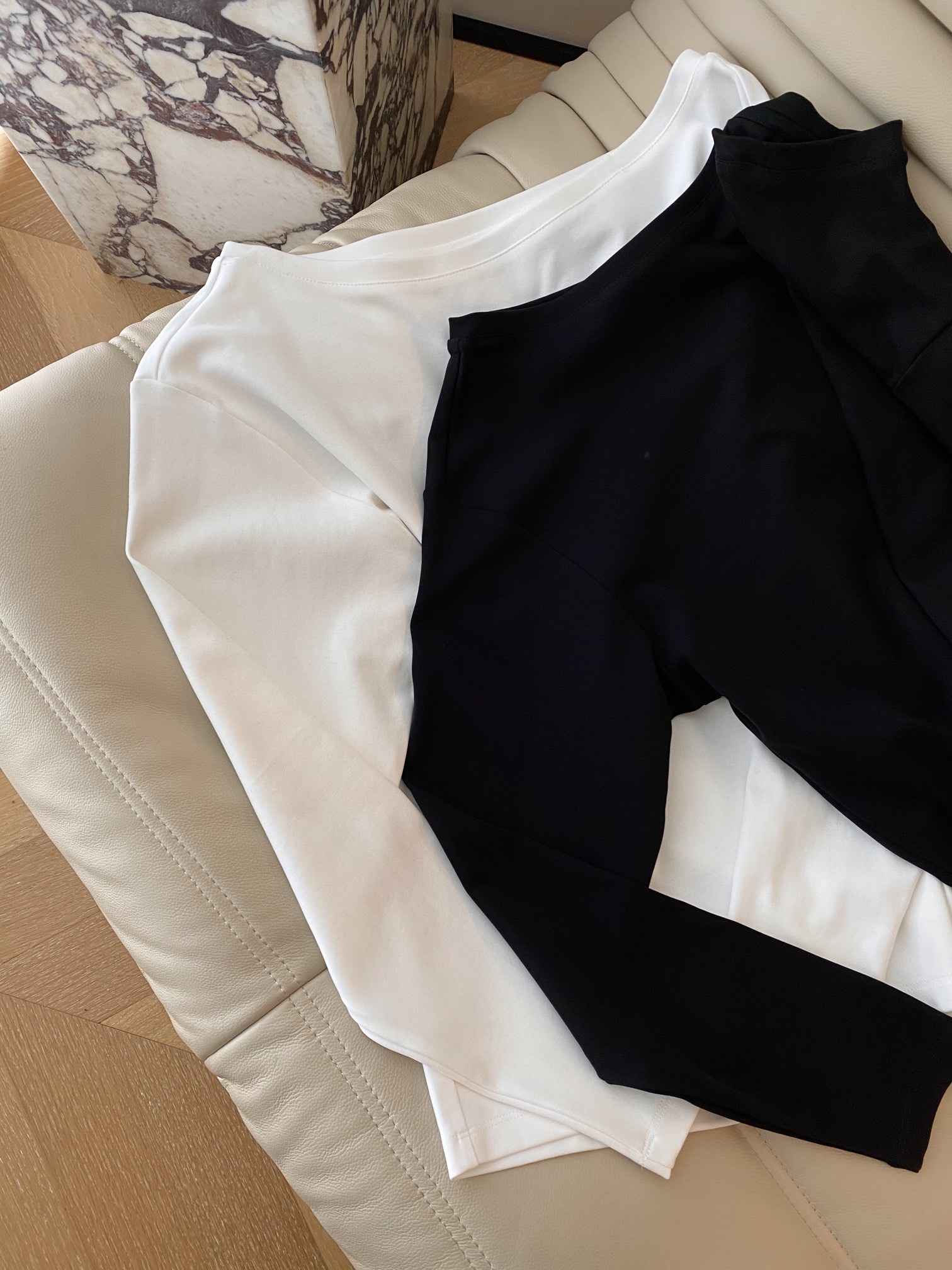 “24FW Cotton T-Shirts for Single Women: Versatile and Stylish U-Collar Design” - 图片 4